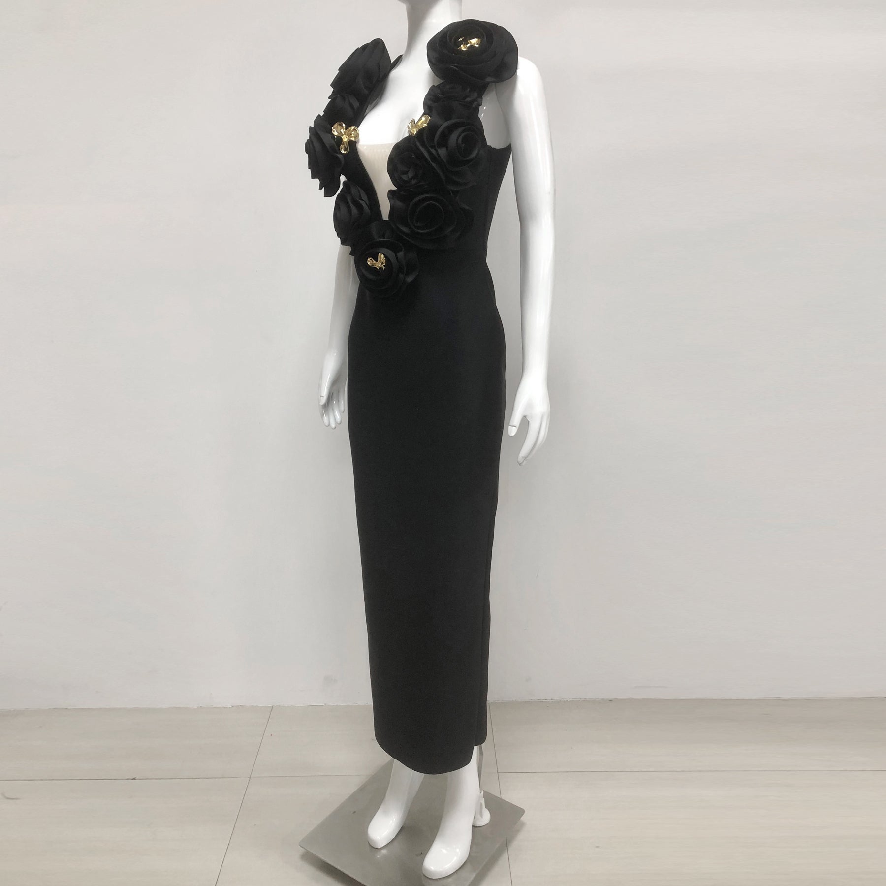 RUFFLED GOLD ACCENT MAXI DRESS FOR EVENING
