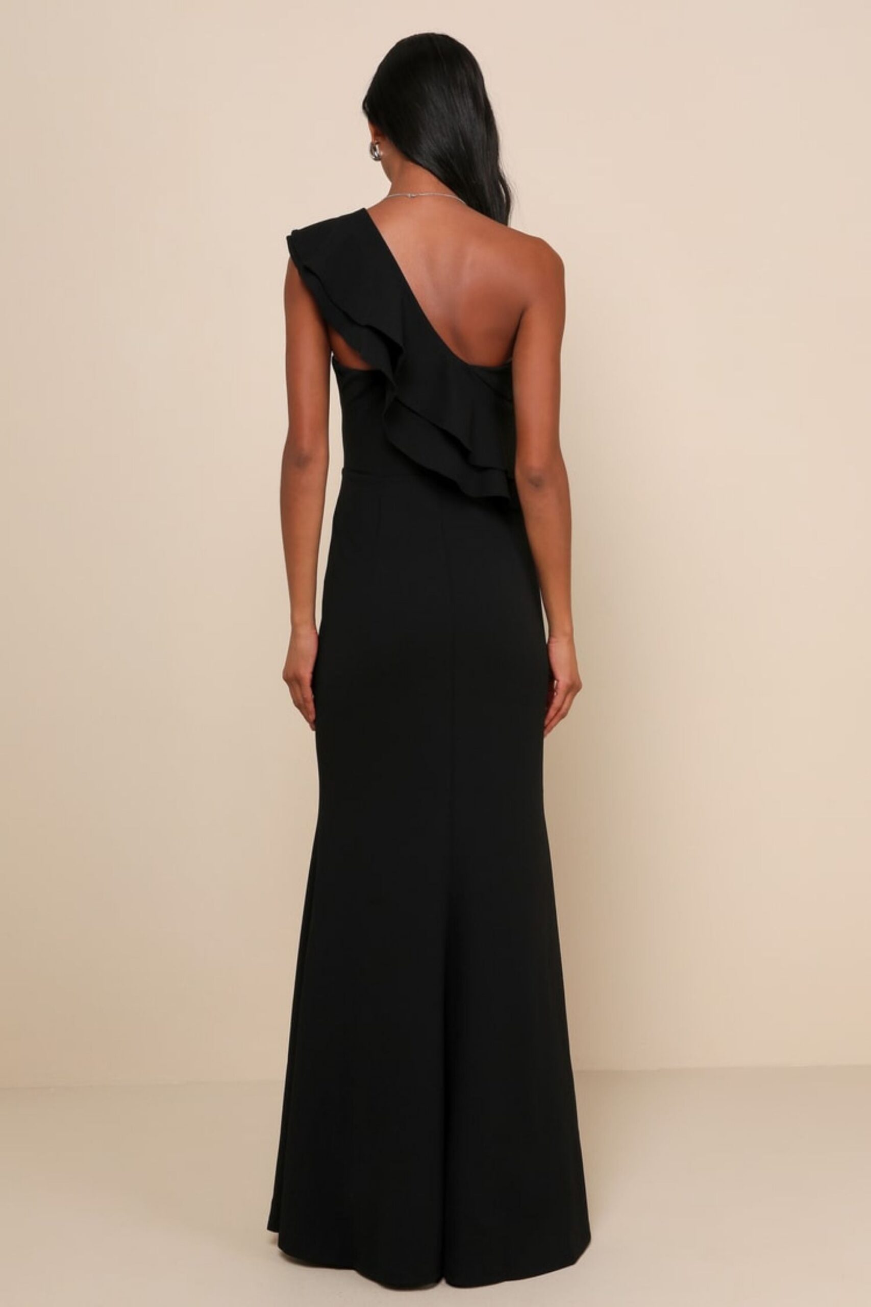 BLACK RUFFLED ONE-SHOULDER MAXI DRESS