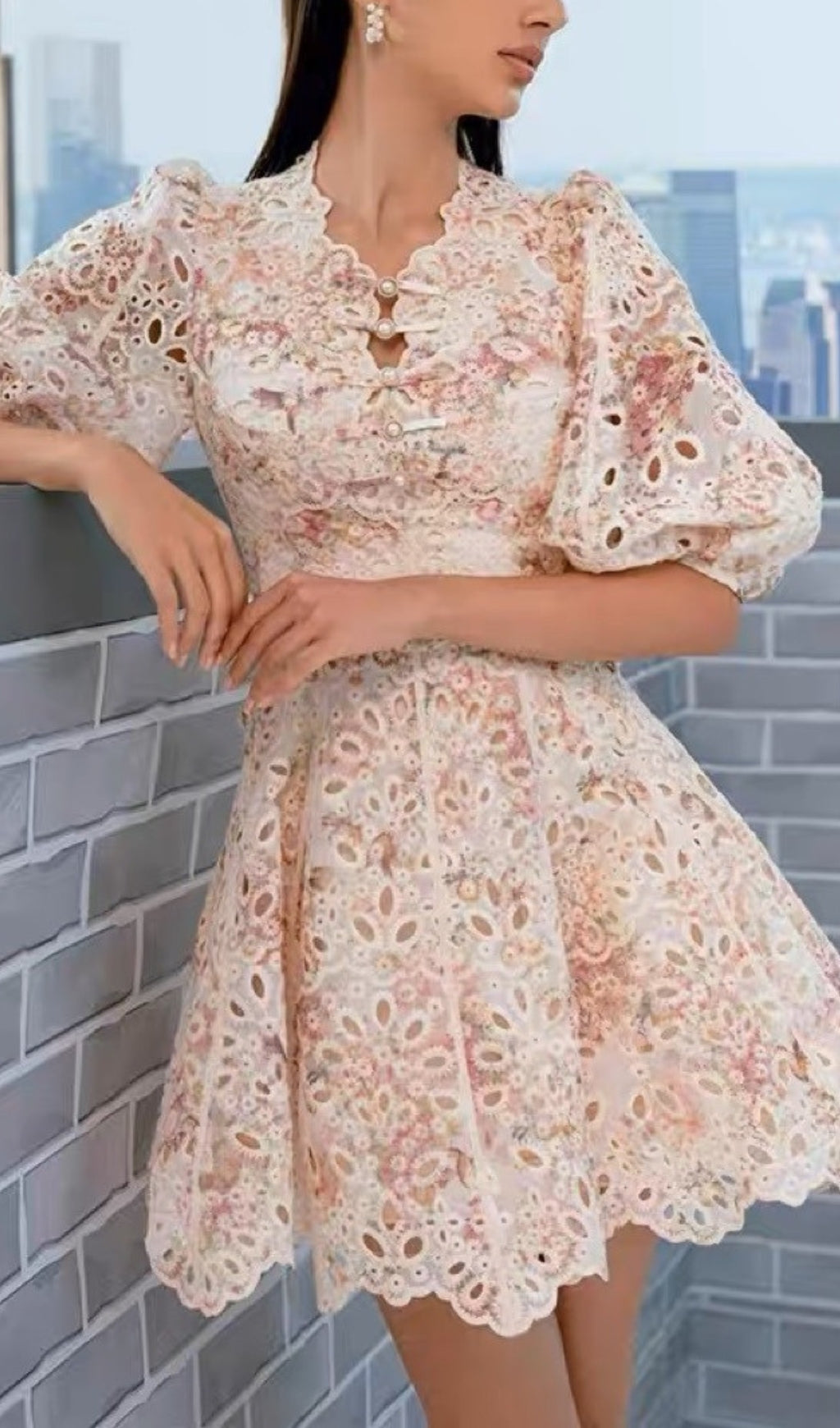 PUFF SLEEVE CUT-OUT BACKLESS FLORAL MINI DRESS