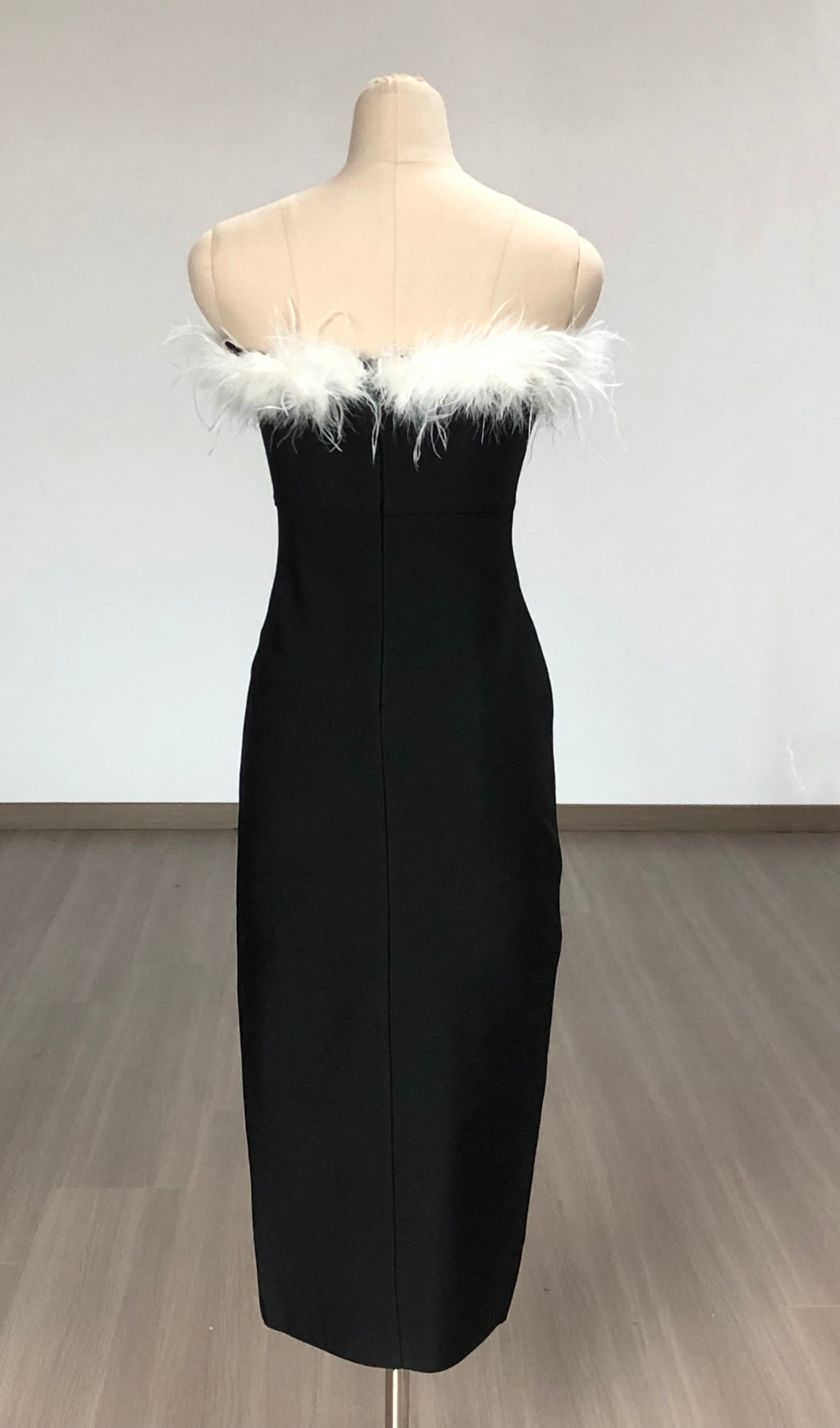 BLACK OFF-SHOULDER FEATHER MAXI PARTY DRESS