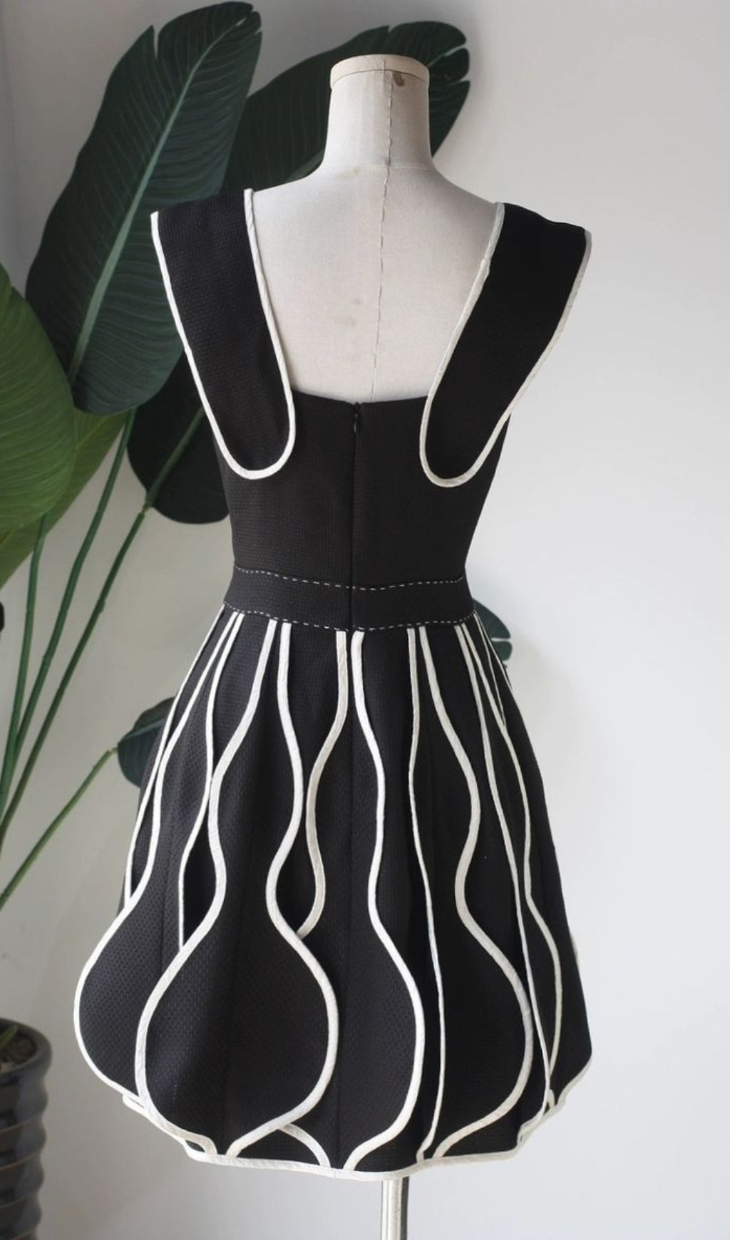 3D FLOWER BUD MINI DRESS BLACK COCKTAIL