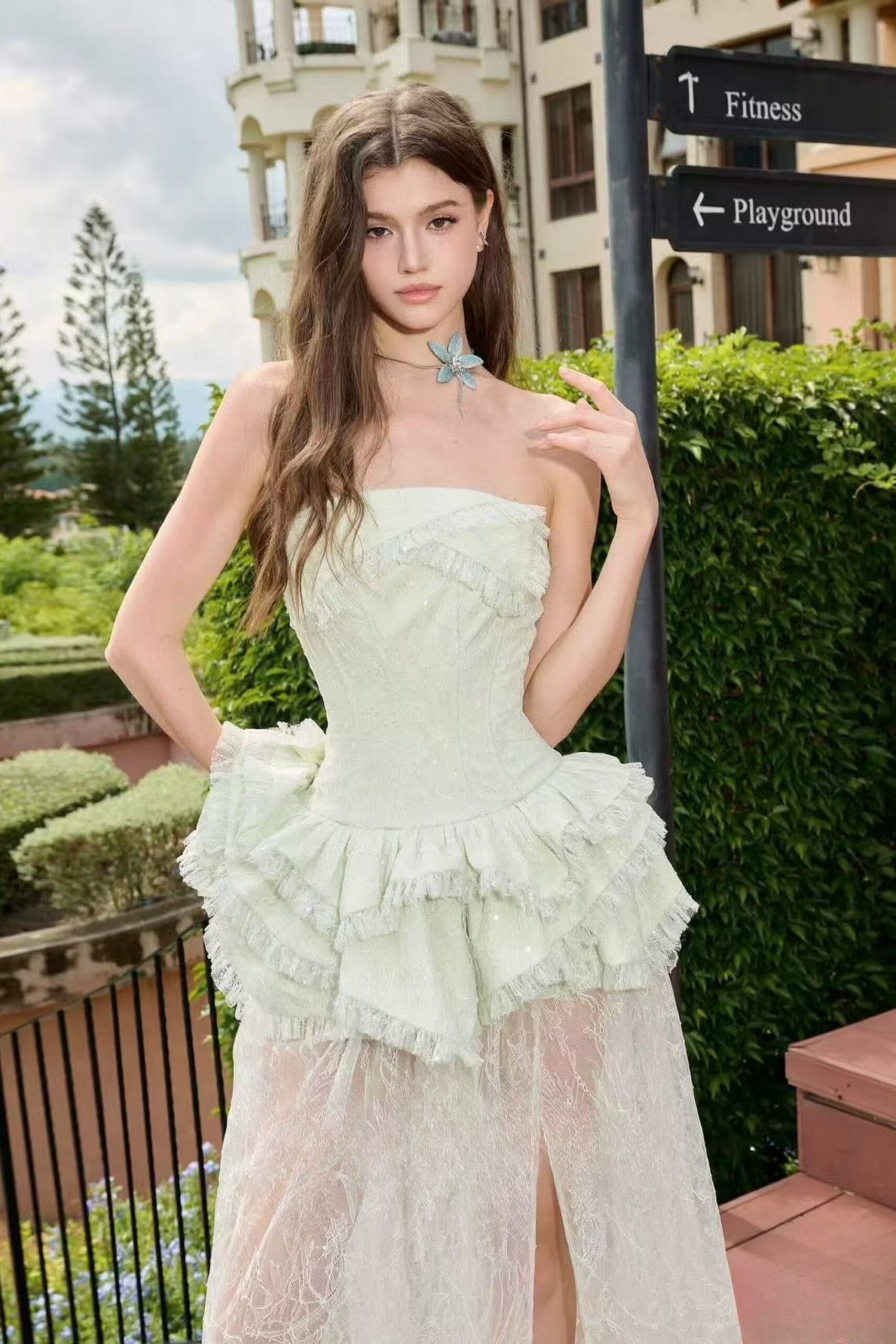 TIFFANY STRAPLESS LACE MAXI DRESS GREEN