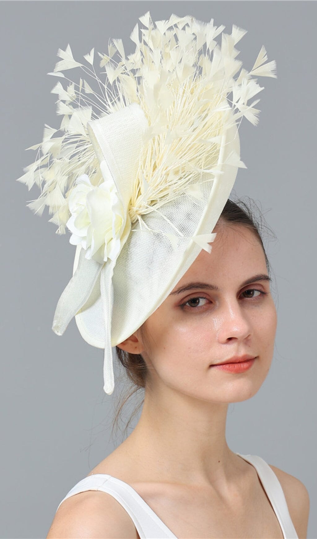 CREAM FEATHER FASCINATOR WEDDING PARTY HAT