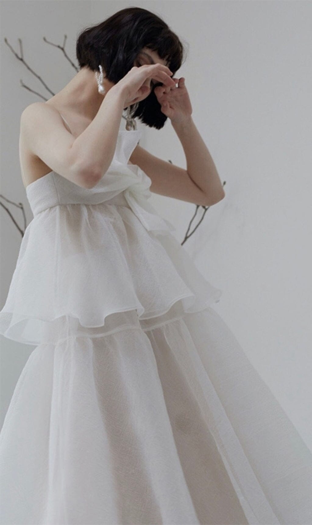 SUSPENDER BOW STRAPLESS WHITE SEERSUCKER DRESS