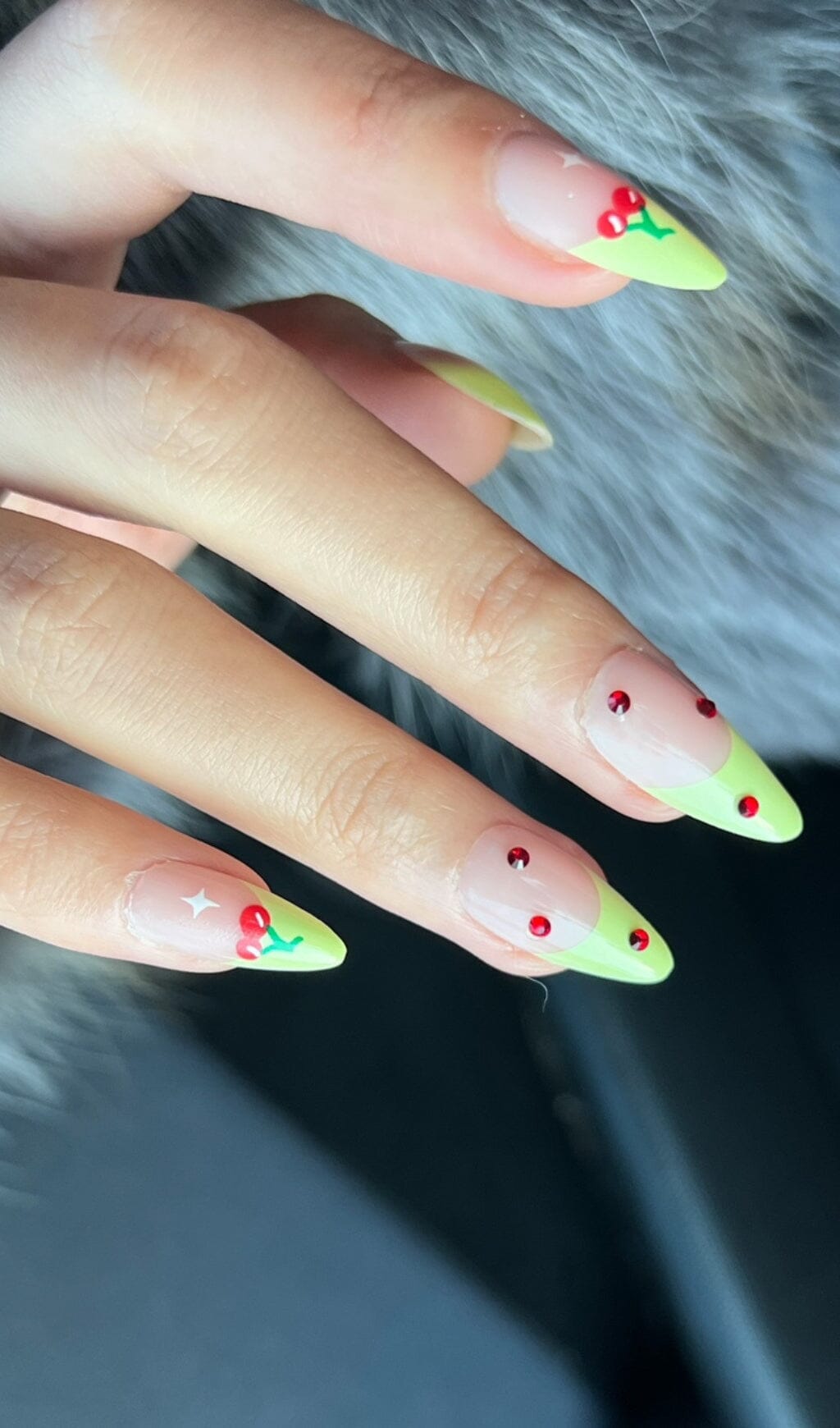 2_a3f38ed8-a14f-4a70-a472-77565f8e9743 CHERRY FRENCH GREEN EDGE PRESS ON NAILS