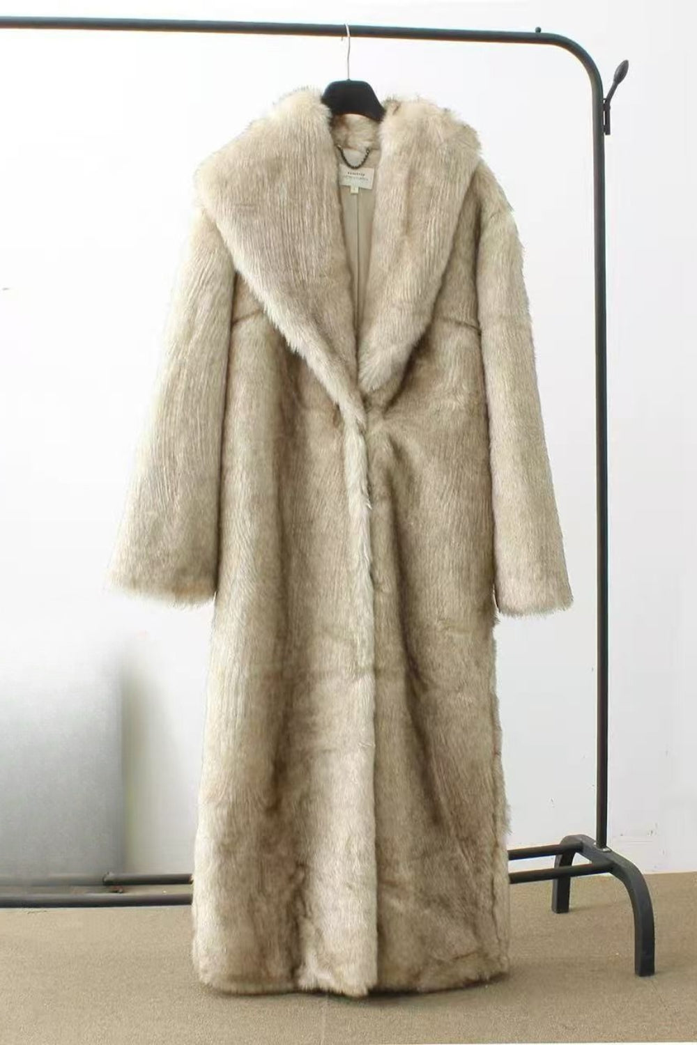 GRAY GRADIENT FAUX FUR COAT FOR WINTER PARTY