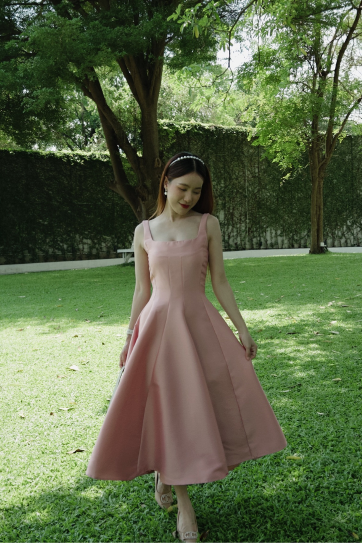 AYVAH MIDI DRESS BLUSH - ELEGANT SILHOUETTE