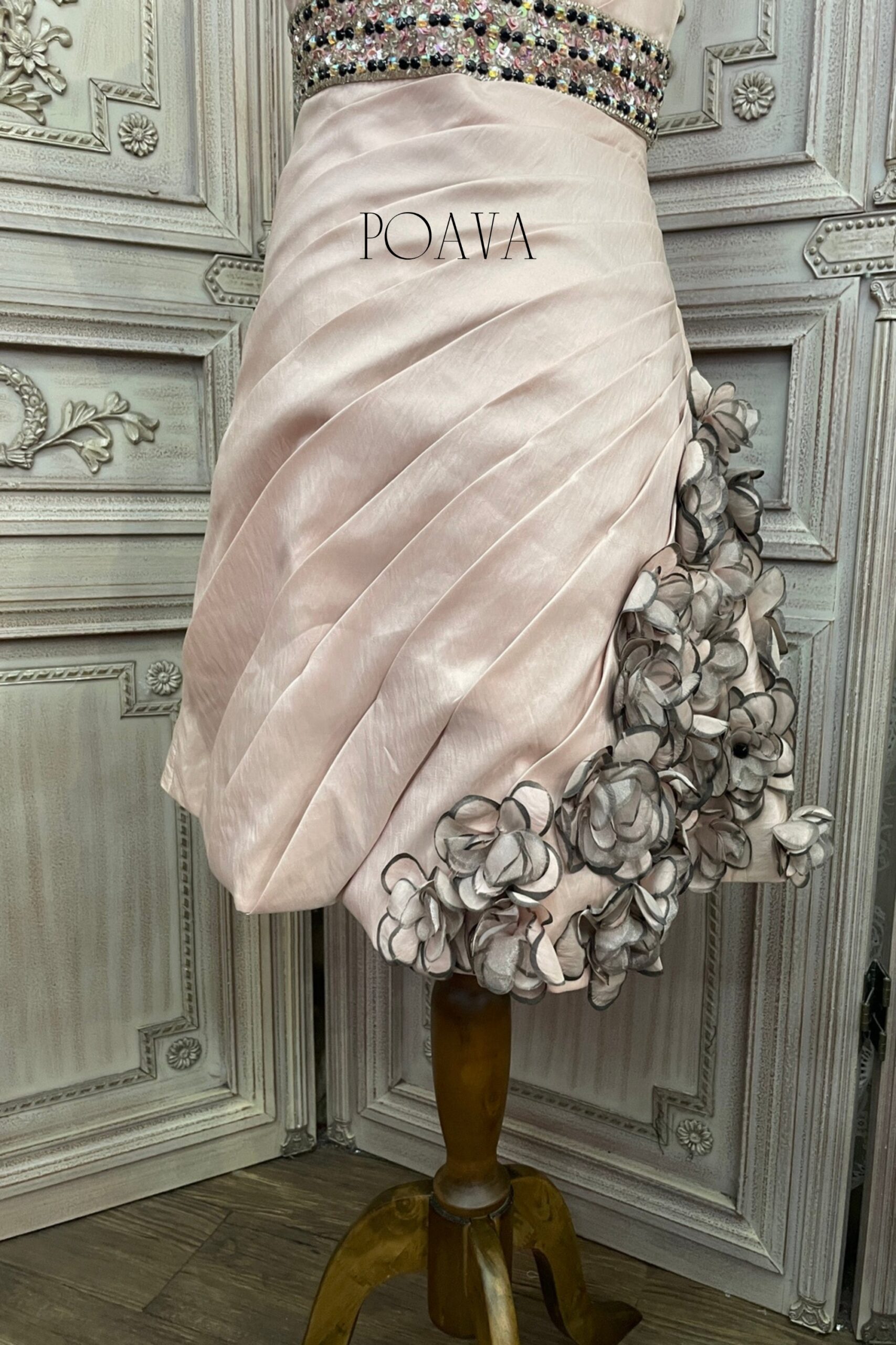 EMBELLISHED FLORAL STAIN MINI DRESS