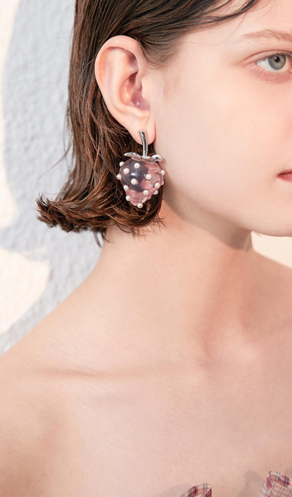 TRANSPARENT STRAWBERRY ACRYLIC EARRINGS FOR PARTIES