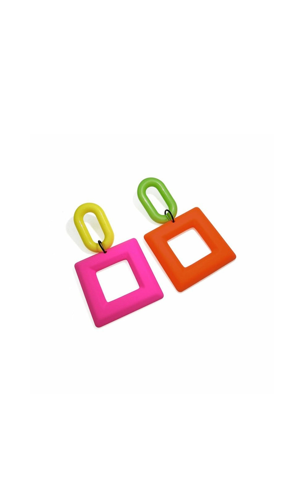 31_cef97d32-bf0d-4887-8680-221143c21453 COLORFUL GEOMETRIC SQUARE PLASTIC EARRINGS FOR PARTY