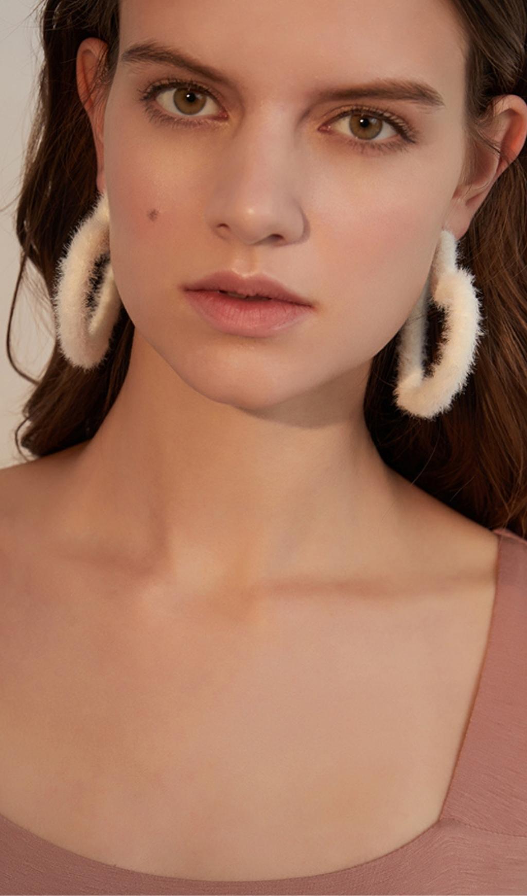WHITE LOVE-SHAPED PLUSH EARRINGS FOR VALENTINE