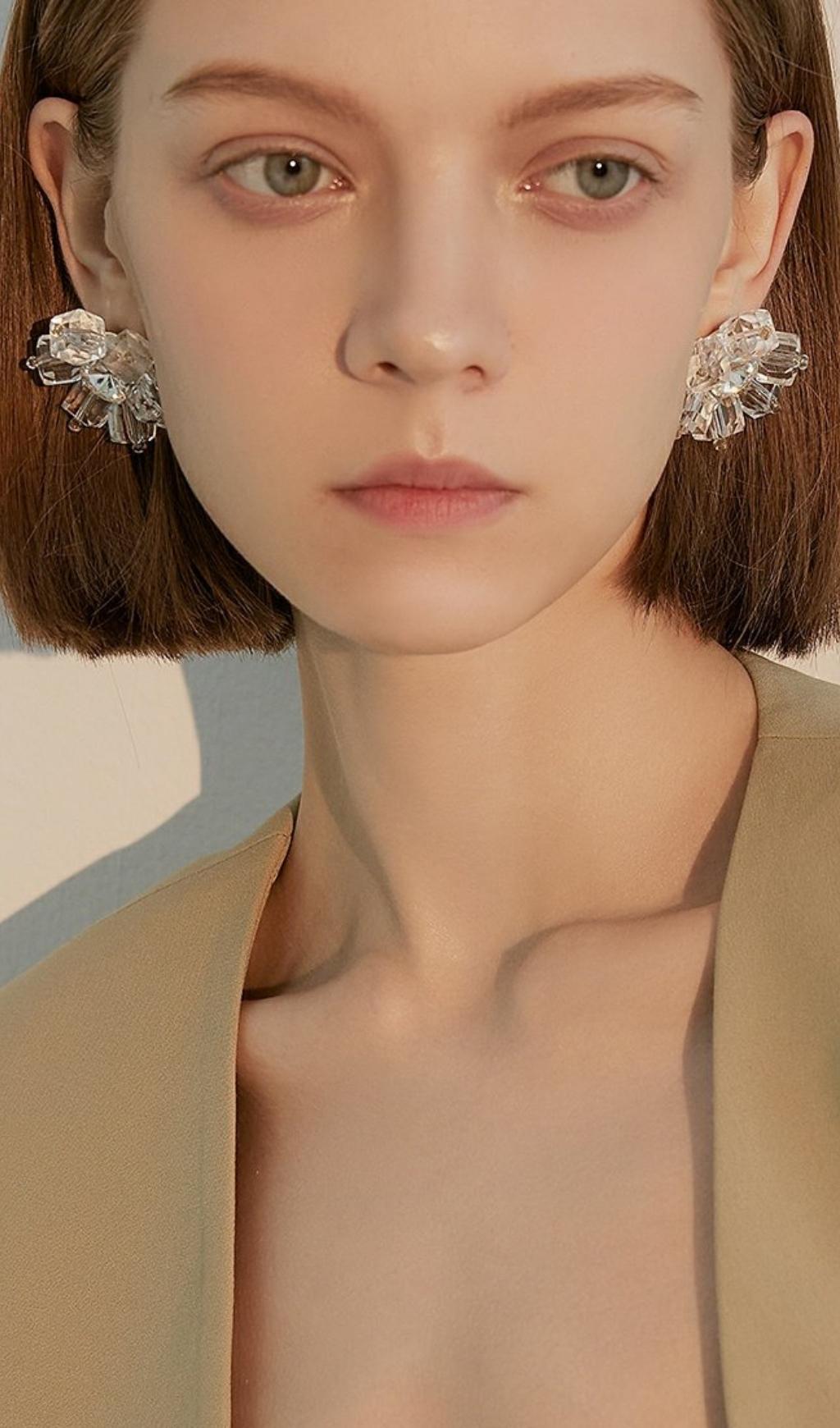 WHITE CRYSTAL FLOWER DANGLE EARRINGS FOR WEDDING