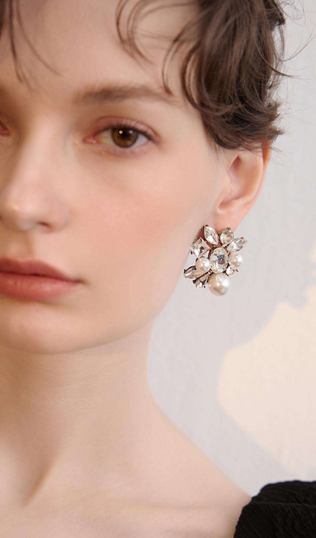 VINTAGE SILVER PEARL RHINESTONE DROP EARRINGS