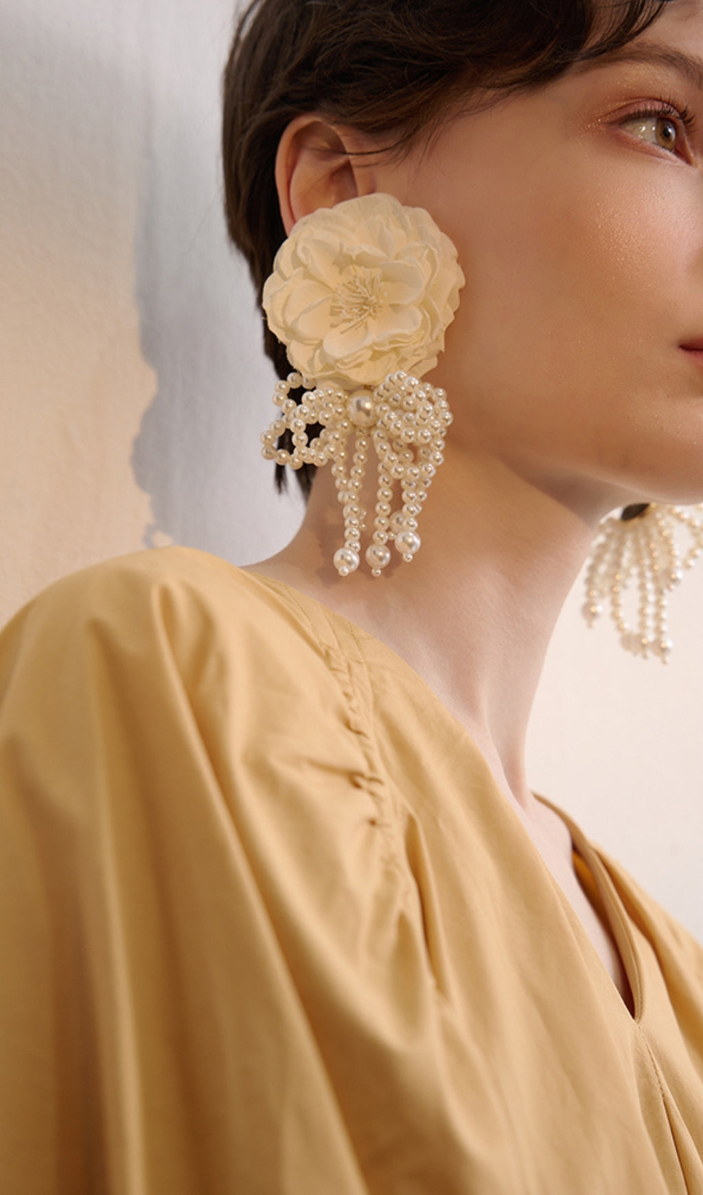 WHITE FLORAL ACRYLIC EARRINGS FOR WEDDING