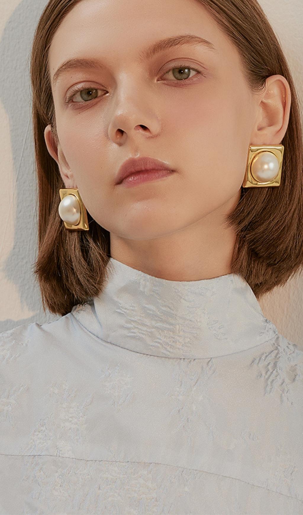 GOLD GEOMETRIC SQUARE HOOP EARRINGS FOR WOMEN
