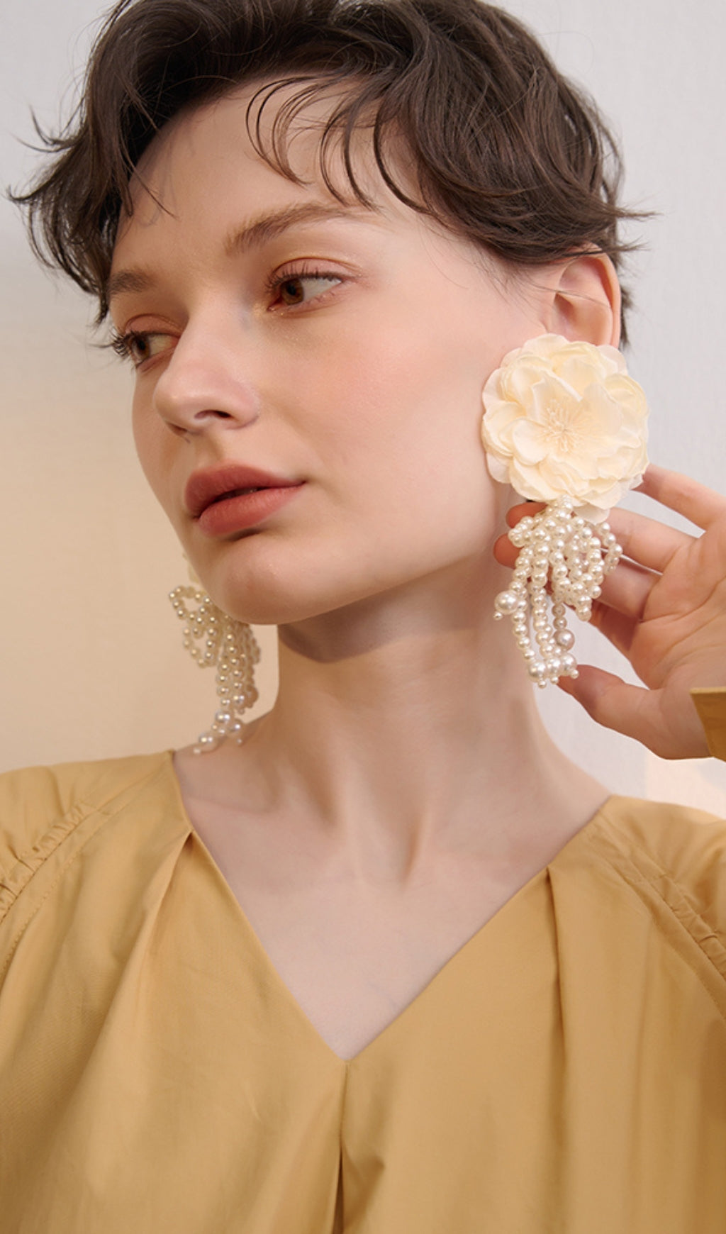 WHITE FLORAL ACRYLIC EARRINGS FOR WEDDING