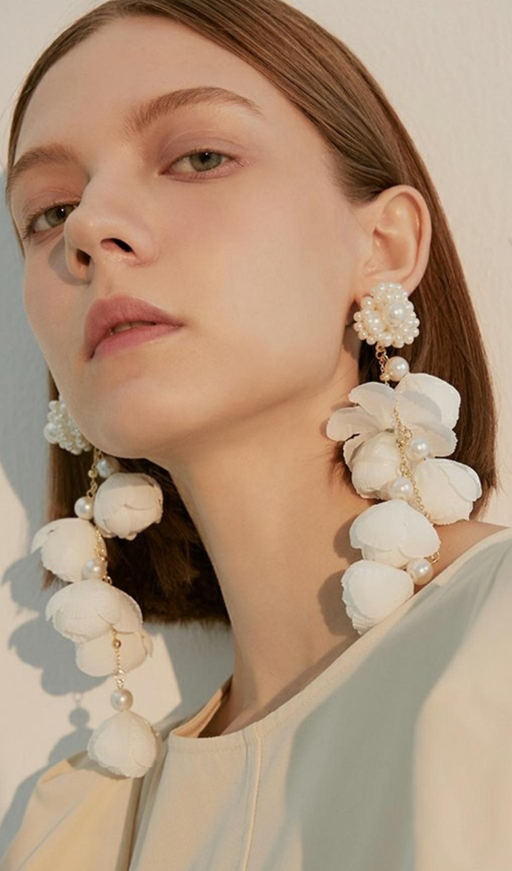 WHITE PEARL FLOWER EARRINGS FOR WEDDING BRIDAL