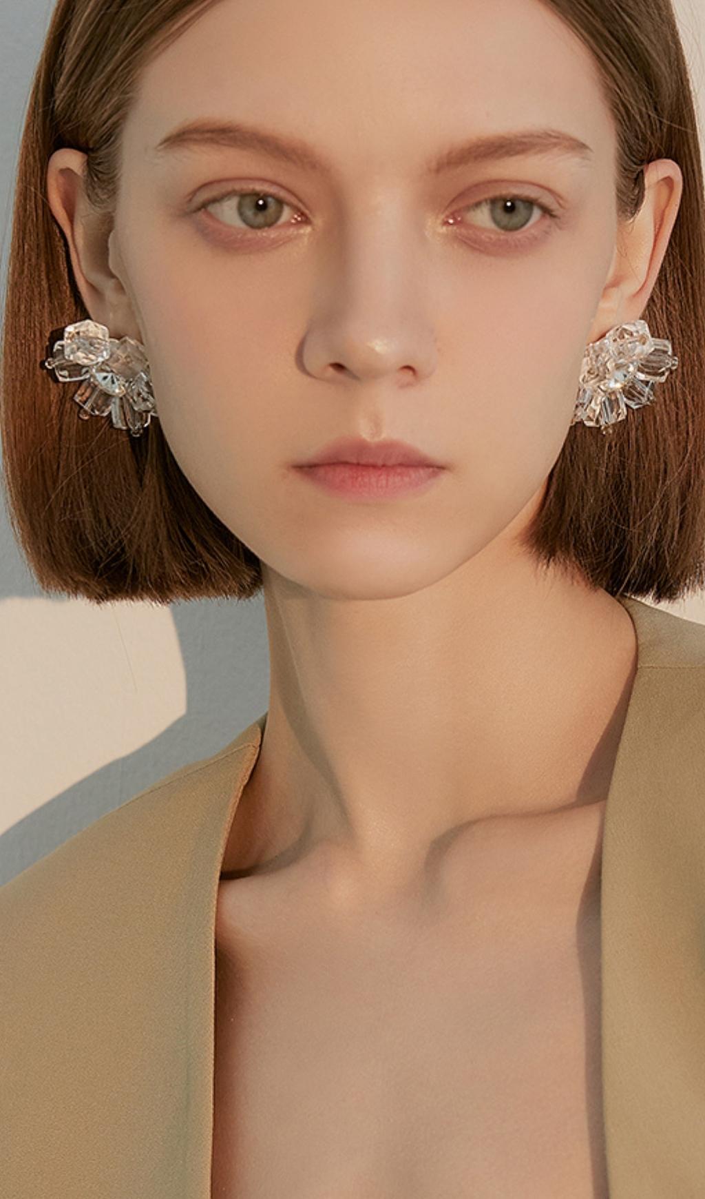 WHITE CRYSTAL FLOWER DANGLE EARRINGS FOR WEDDING