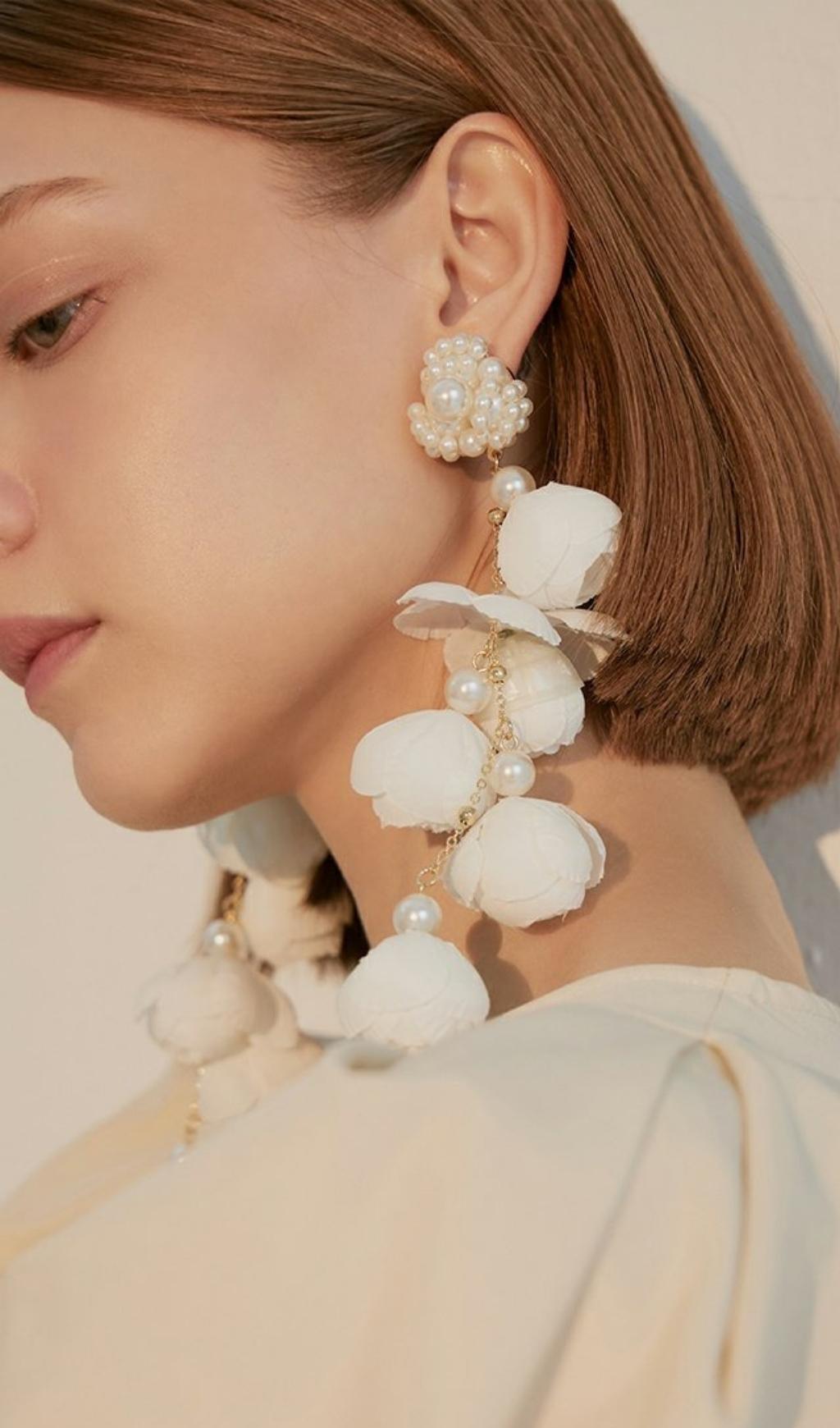 WHITE PEARL FLOWER EARRINGS FOR WEDDING BRIDAL