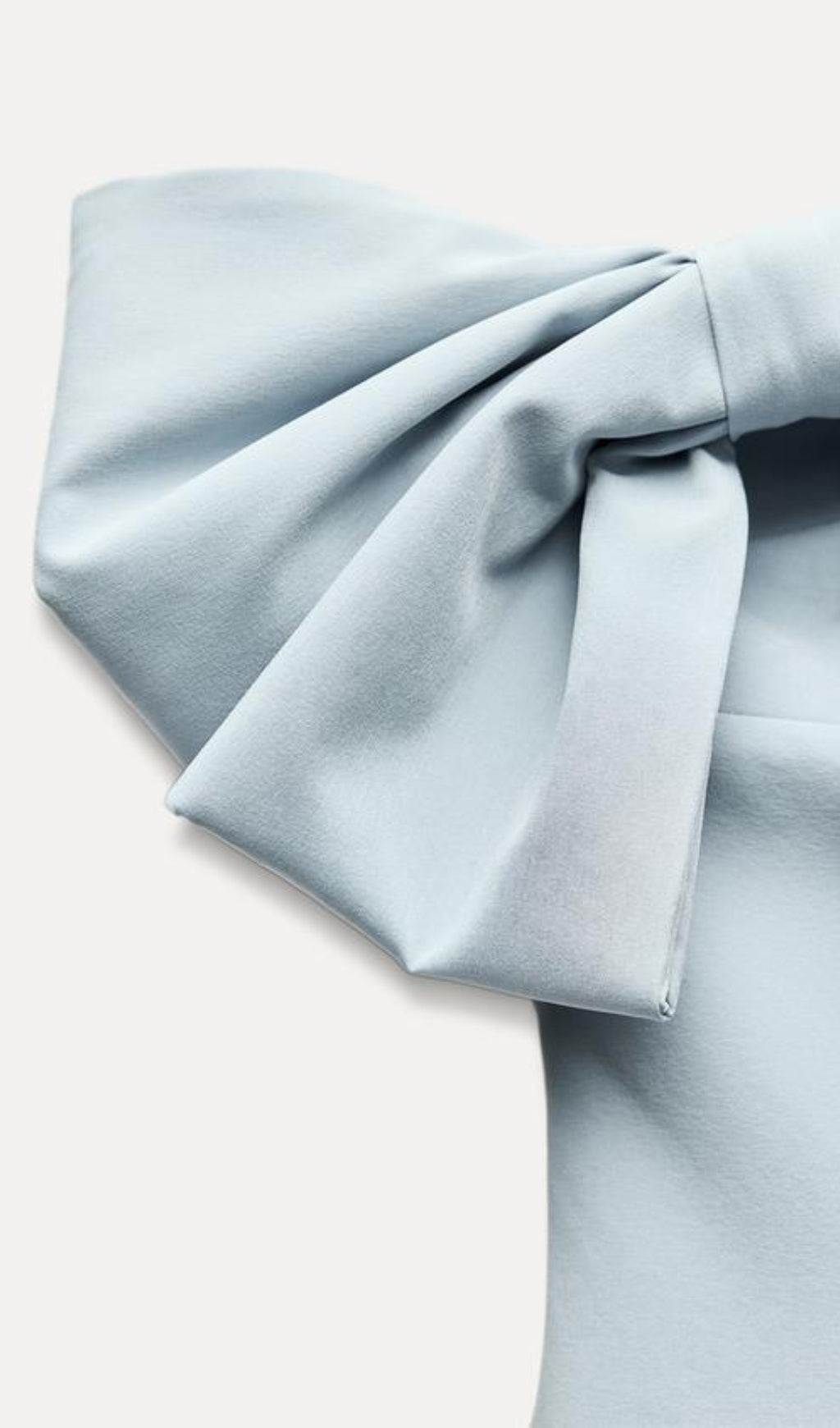 STRAPLESS BOW DRESS: ELEGANT COCKTAIL SILHOUETTE