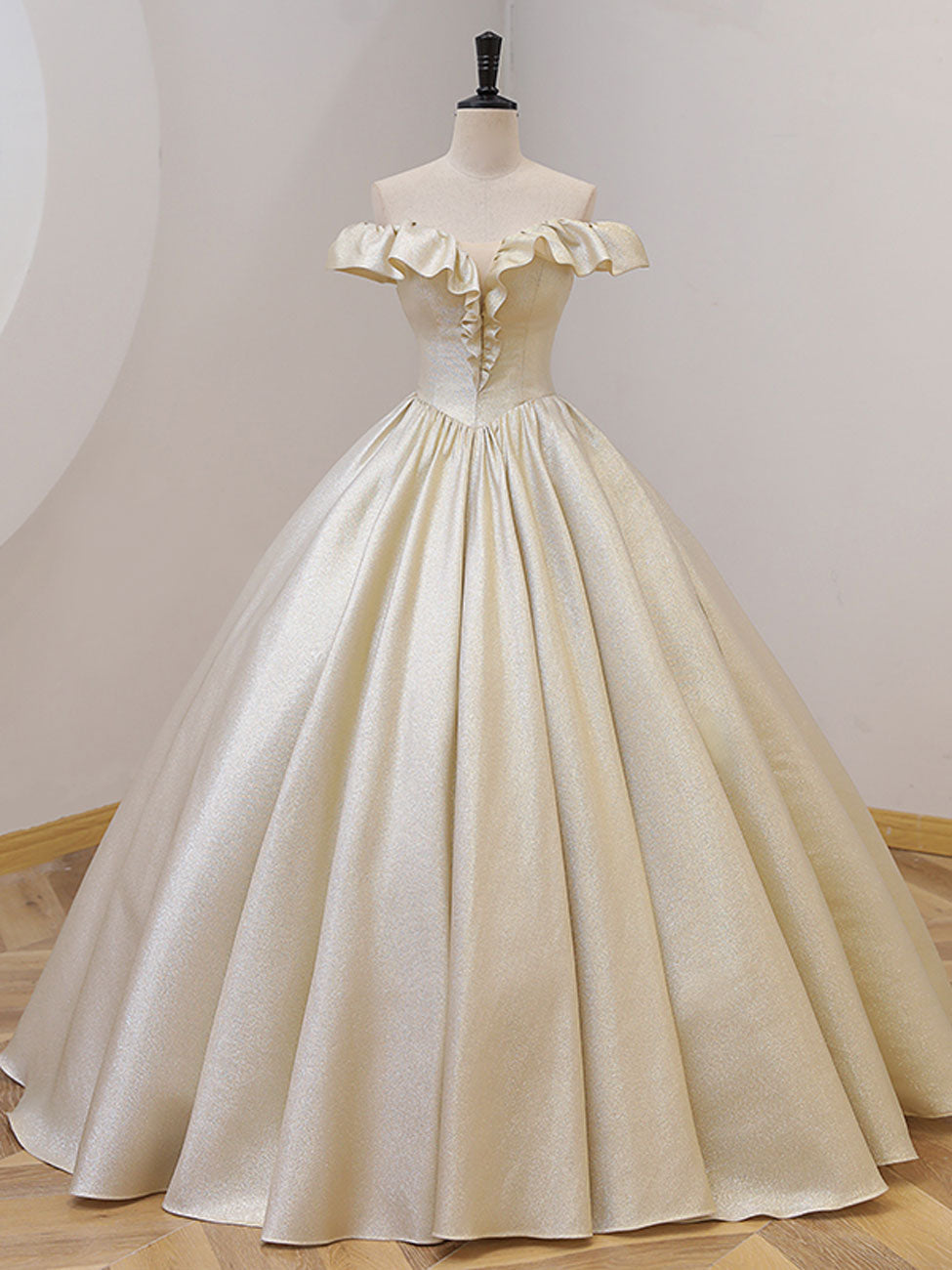 38_580dc4b4-9495-4362-b1f6-1eea76de3ca8 CHAMPAGNE SATIN A-LINE PROM GOWN