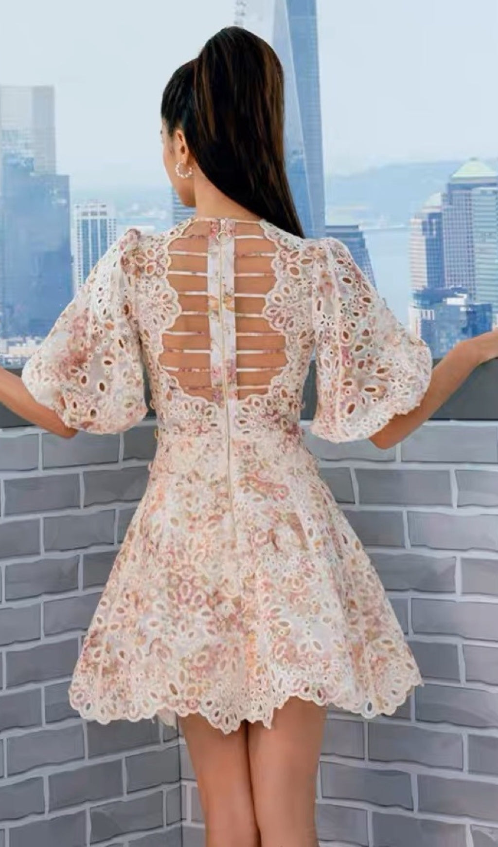 PUFF SLEEVE CUT-OUT BACKLESS FLORAL MINI DRESS