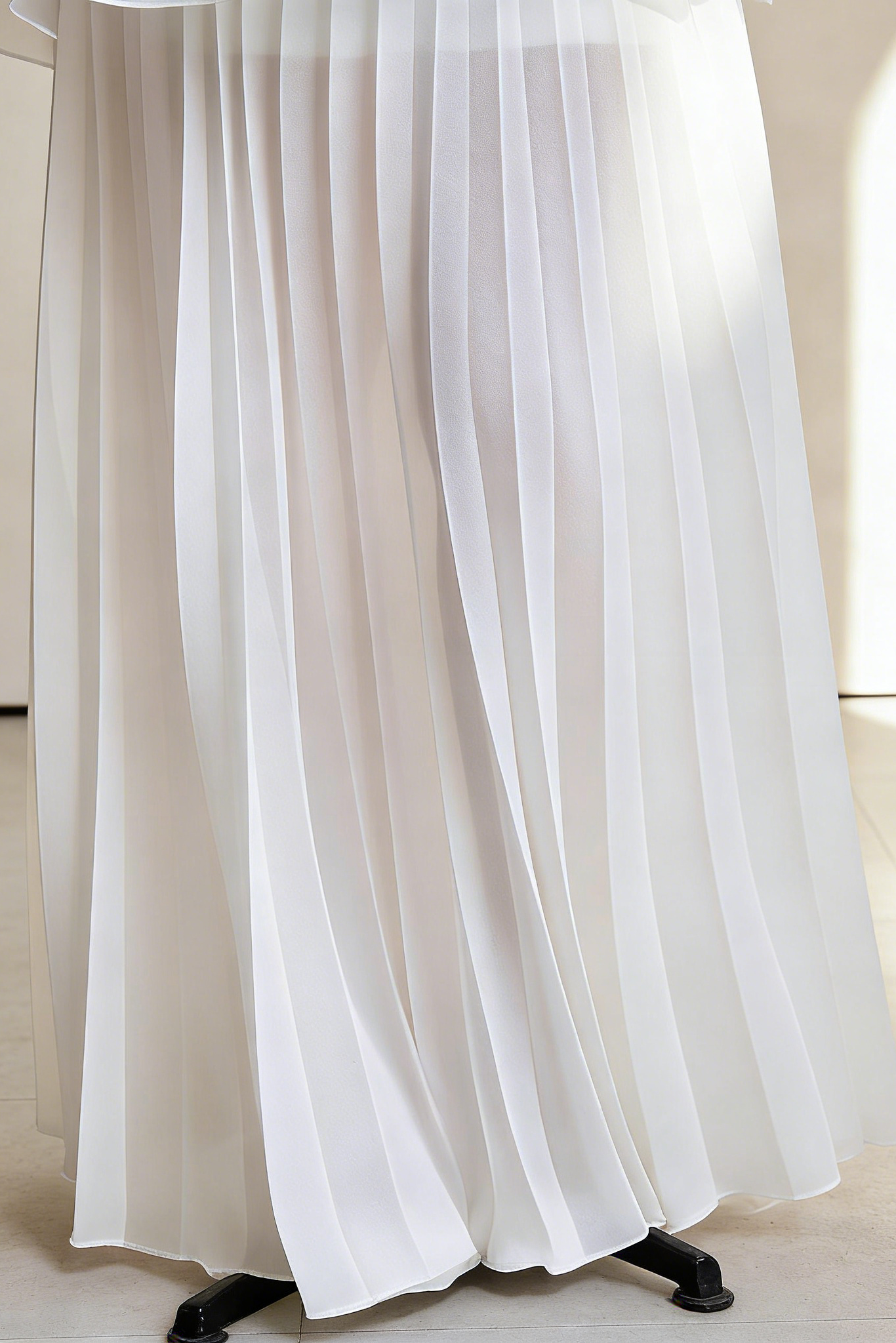 WHITE STRAPLESS ROSE APPLIQUE TIERED MAXI DRESS
