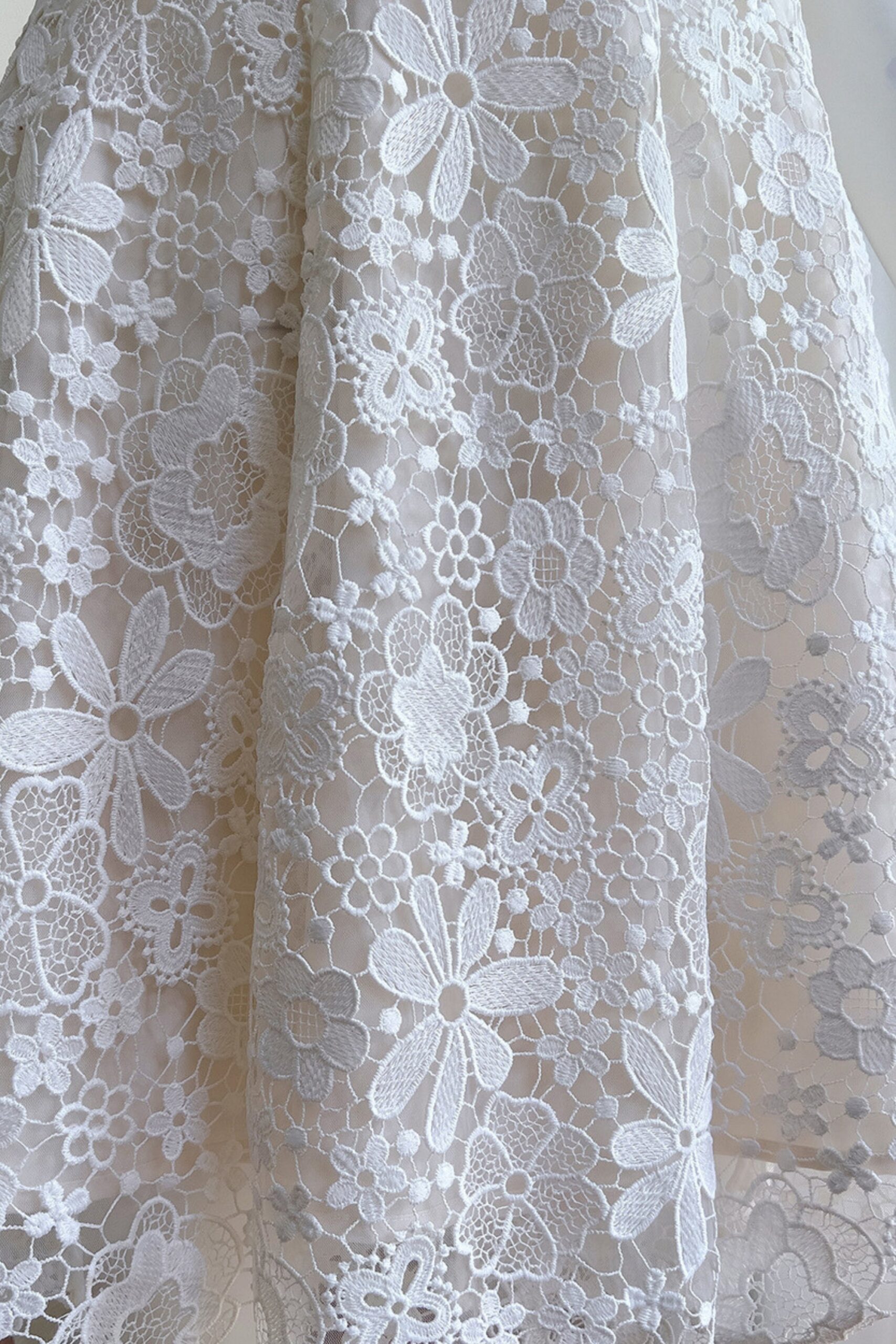LACE FLOWER WHITE MINI DRESS FOR WEDDING PARTY