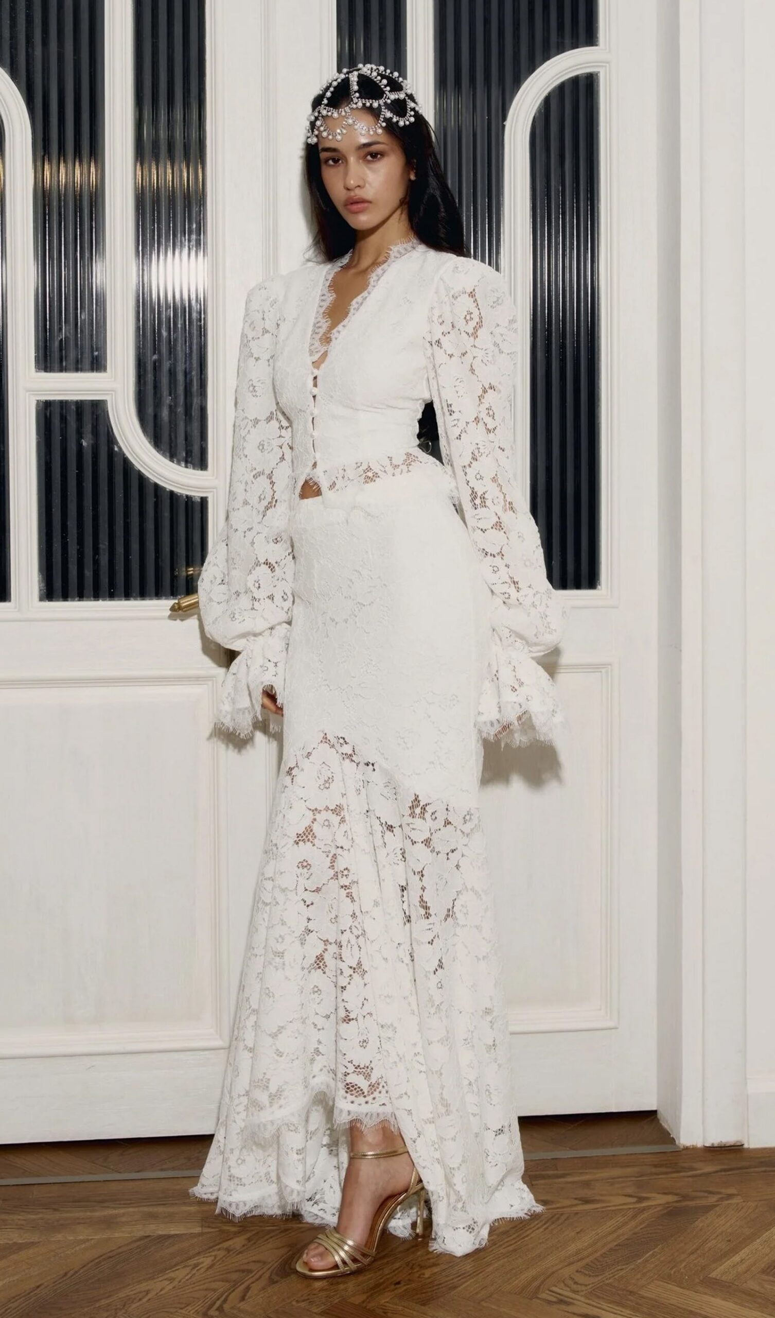 LACE PUFF SLEEVE TOP & FISHTAIL SKIRT SET IN WHITE