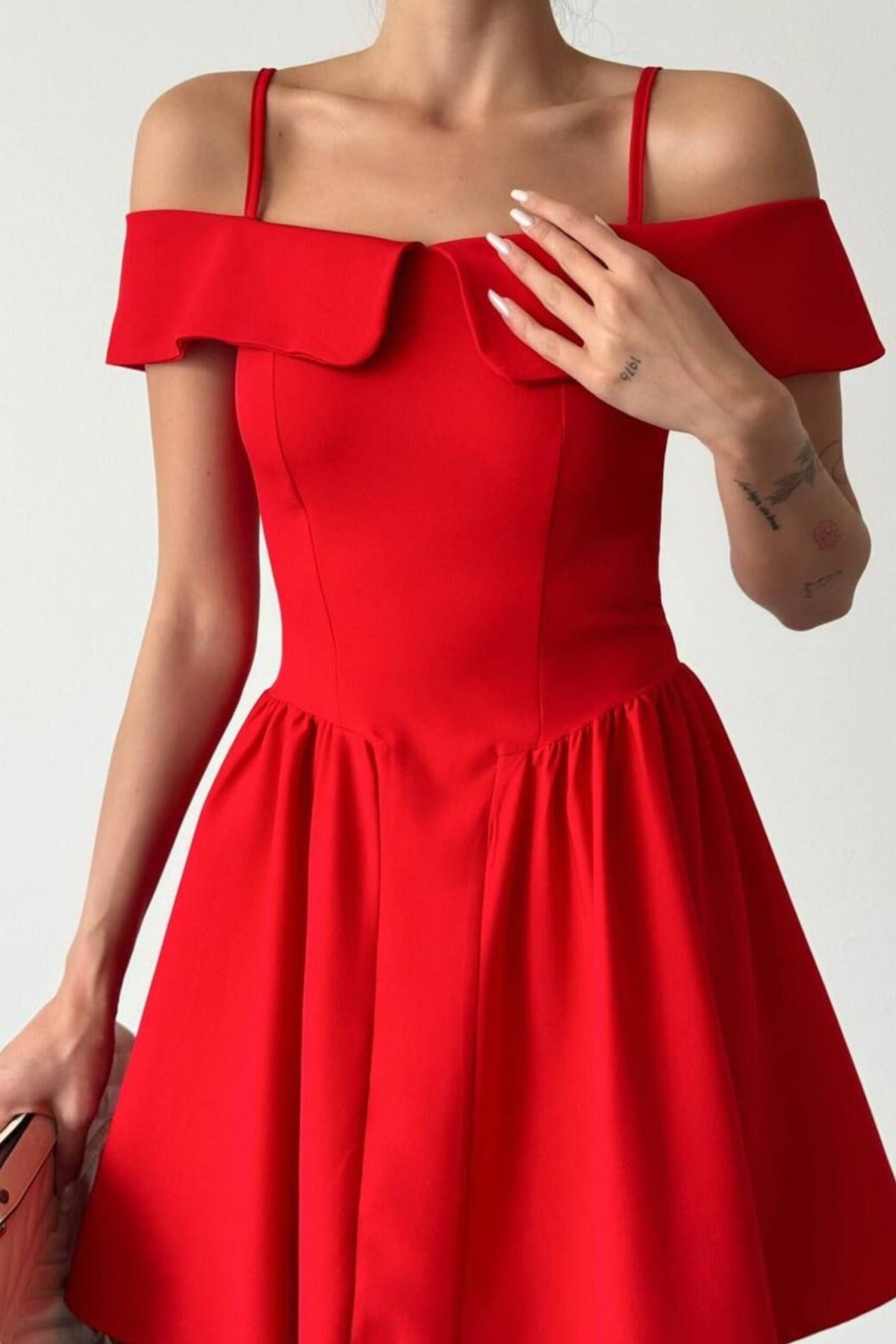SCARLET OFF-SHOULDER MINI DRESS, PARTY NIGHT