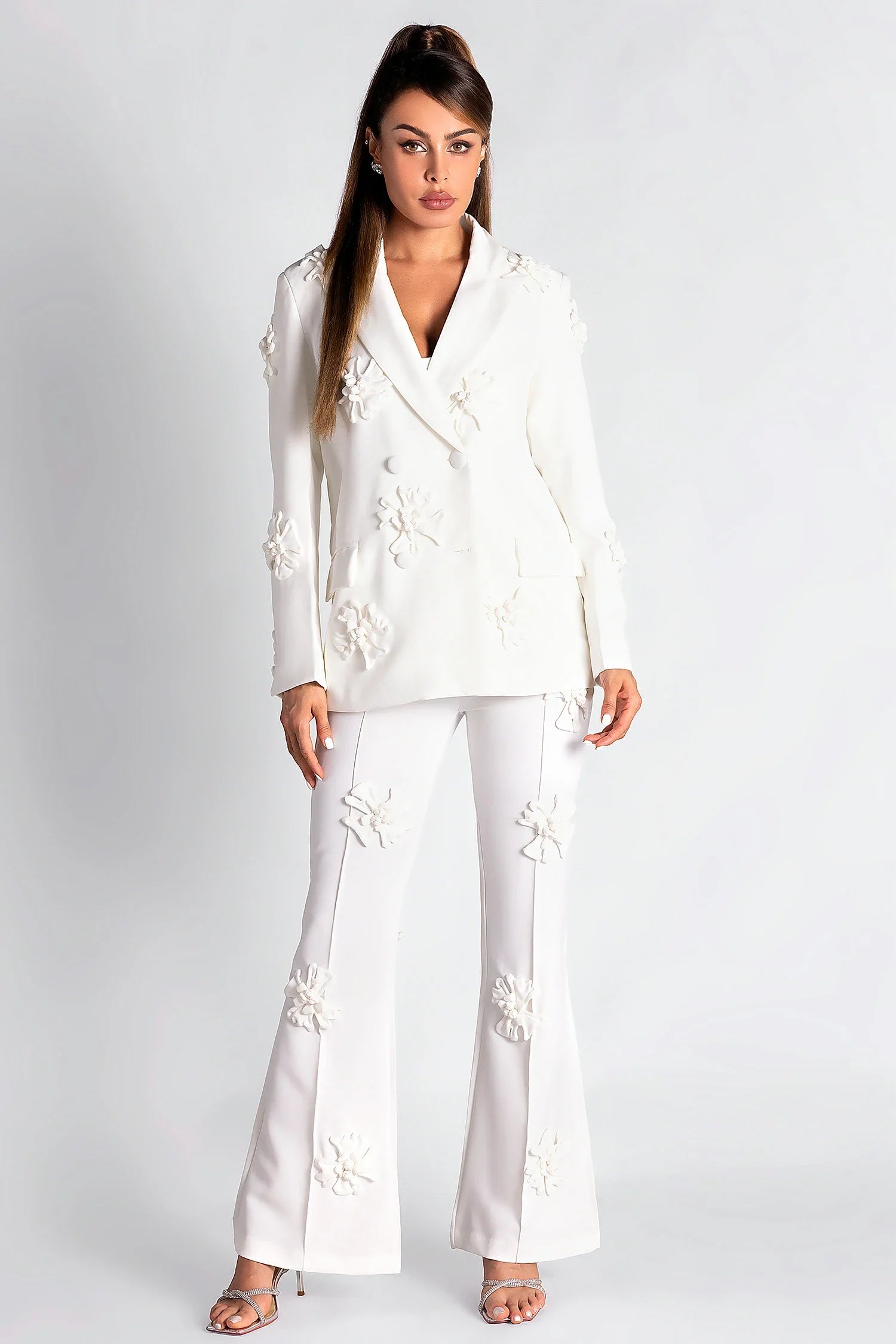 3_b0aa0abf-e0cf-497b-abf6-a0291ad11ef2 PIBAMEN FLORAL EMBROIDERED BLAZER SET