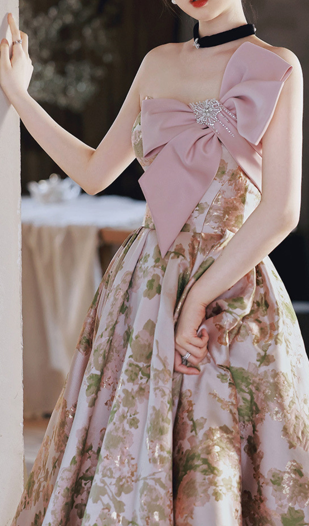 PINK BOW STRAPLESS FLORAL MIDI DRESS