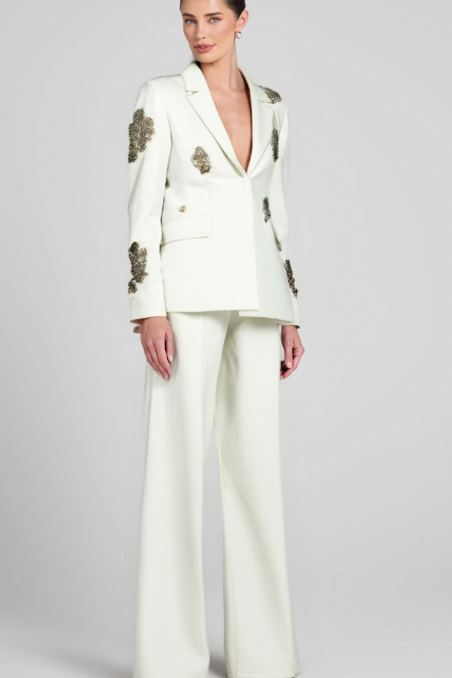 3_d093d81f-939b-4c4a-a74e-42193e82cf3f GLITTERING RHINESTONE BLAZER SET WHITE