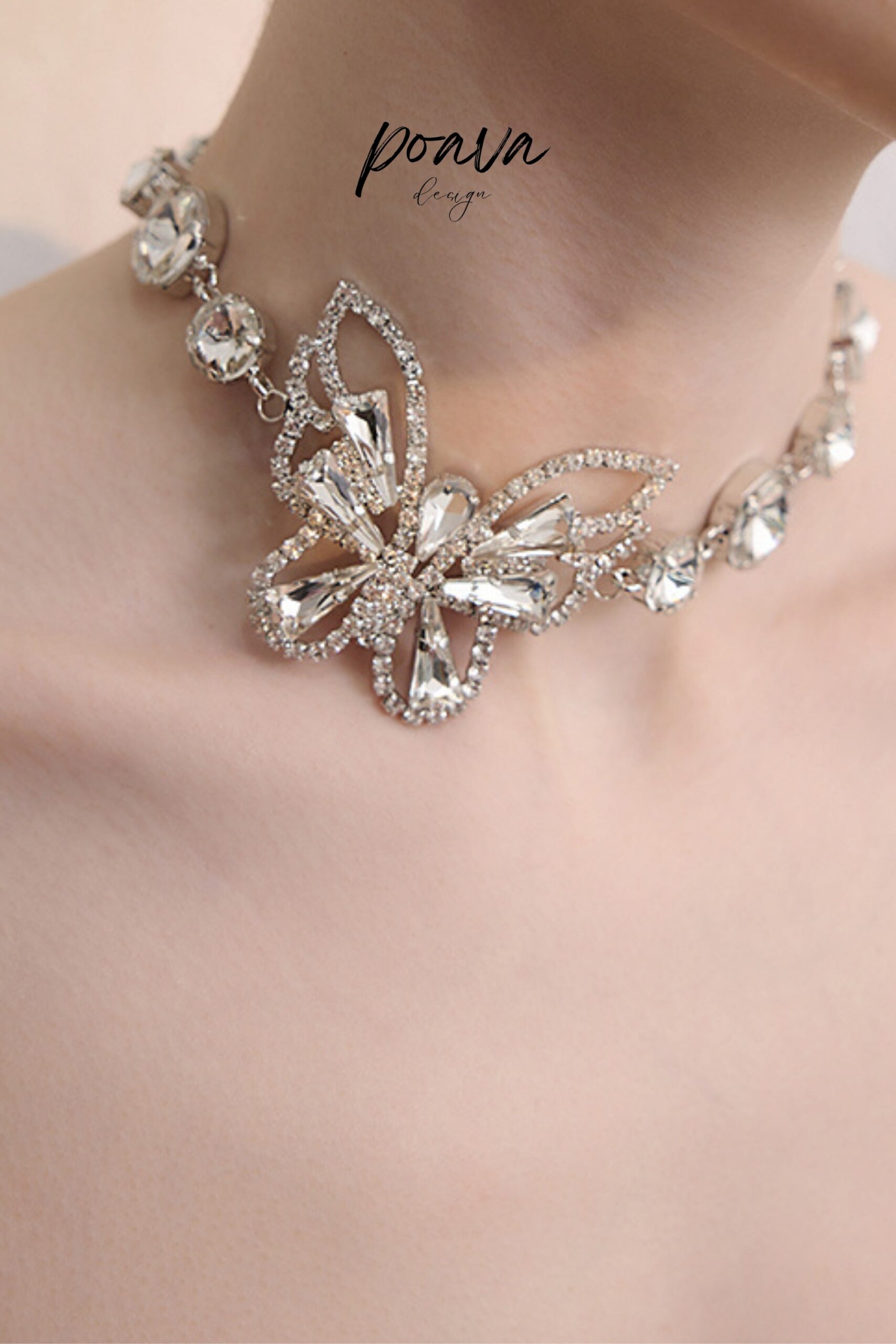 CRYSTAL LAYERED NECKLACE, ELEGANT STATEMENT JEWELRY