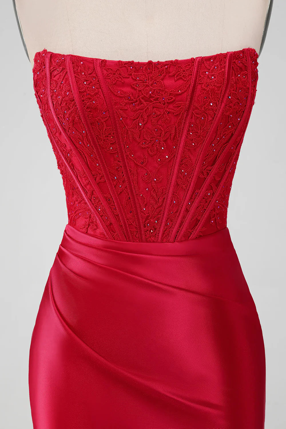RED STRAPLESS LACE BODYCON HOMECOMING DRESS