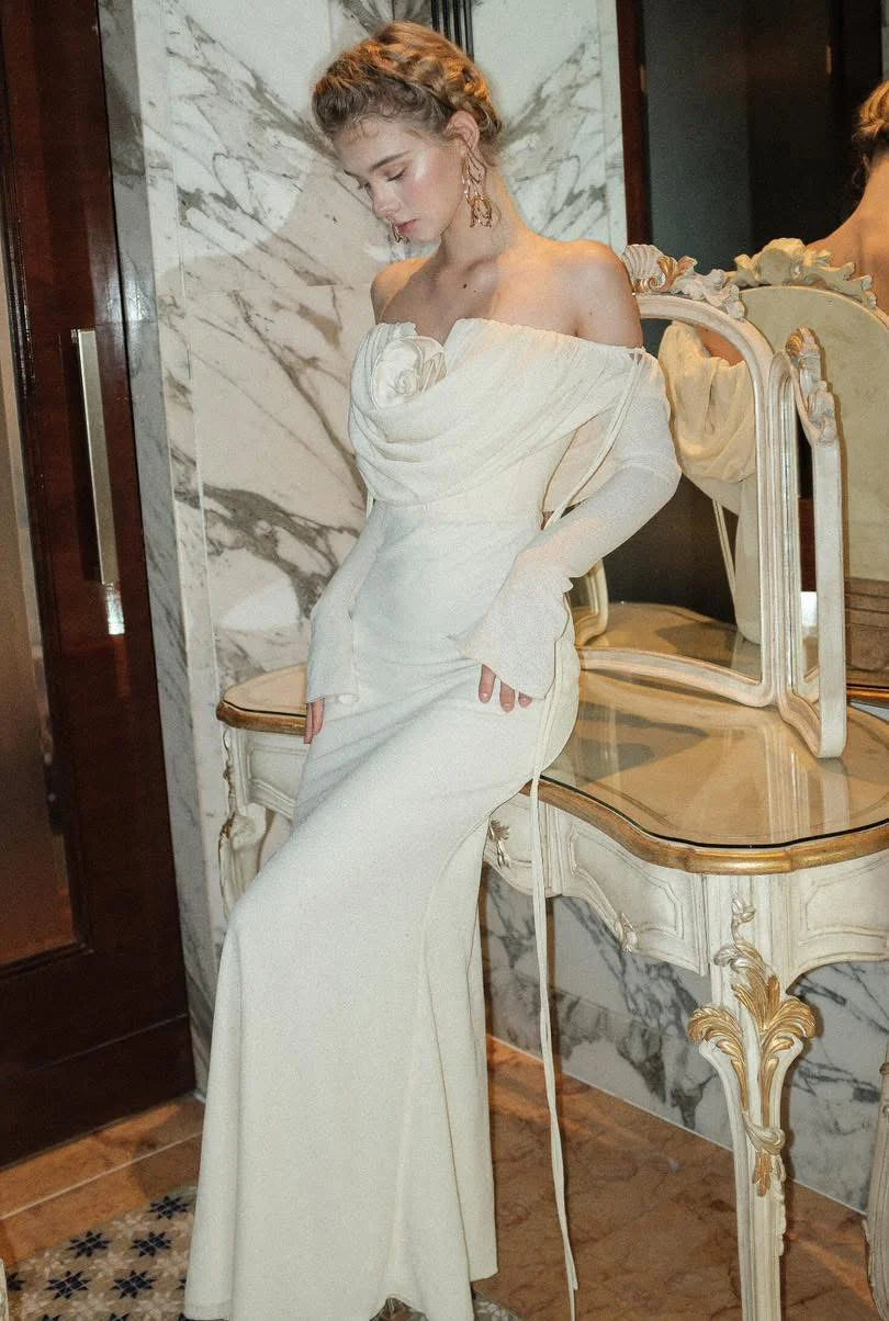 LILA FLOWER WHITE PLEATED STRAPLESS MAXI DRESS
