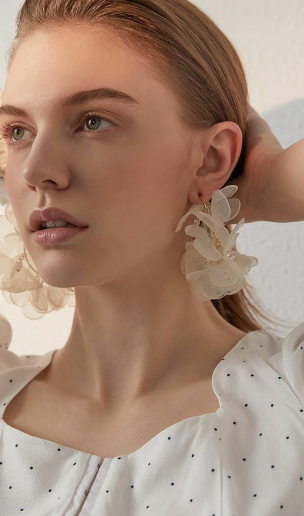 WHITE WATER DROP EARRINGS FOR WEDDING