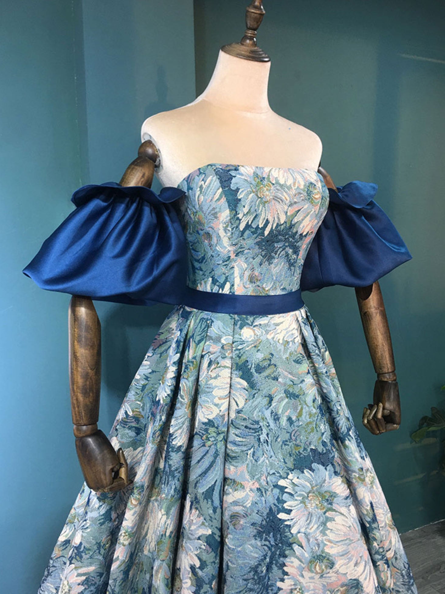 BEAUTIFUL A-LINE SATIN PROM GOWN