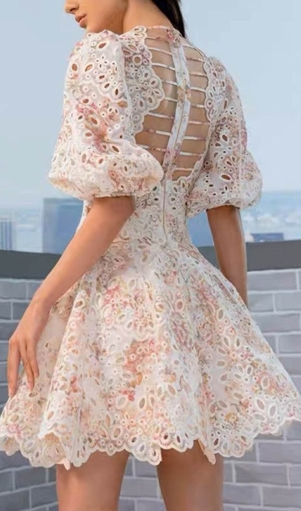 PUFF SLEEVE CUT-OUT BACKLESS FLORAL MINI DRESS