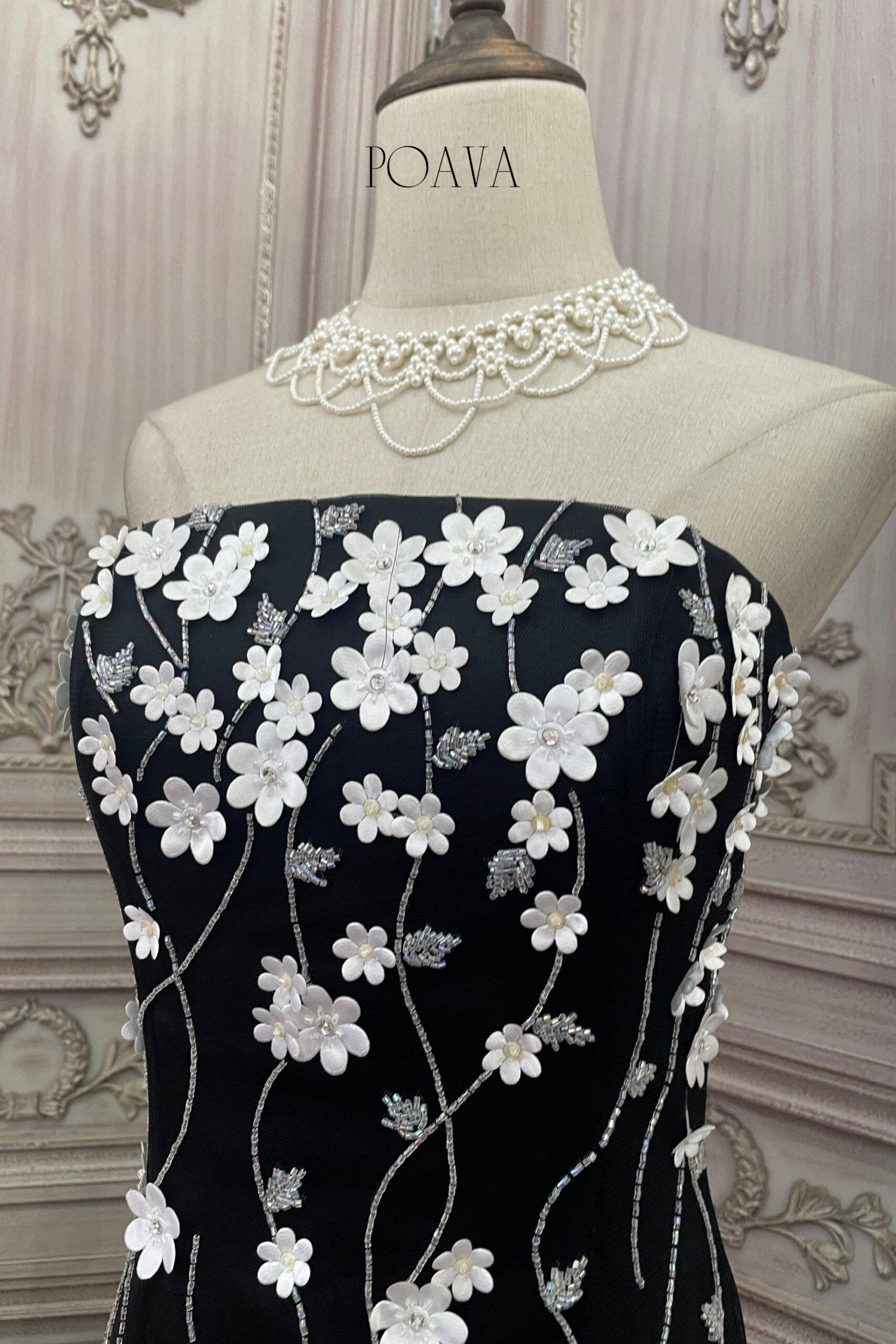 FLORAL MESH STRAPLESS BLACK MAXI DRESS