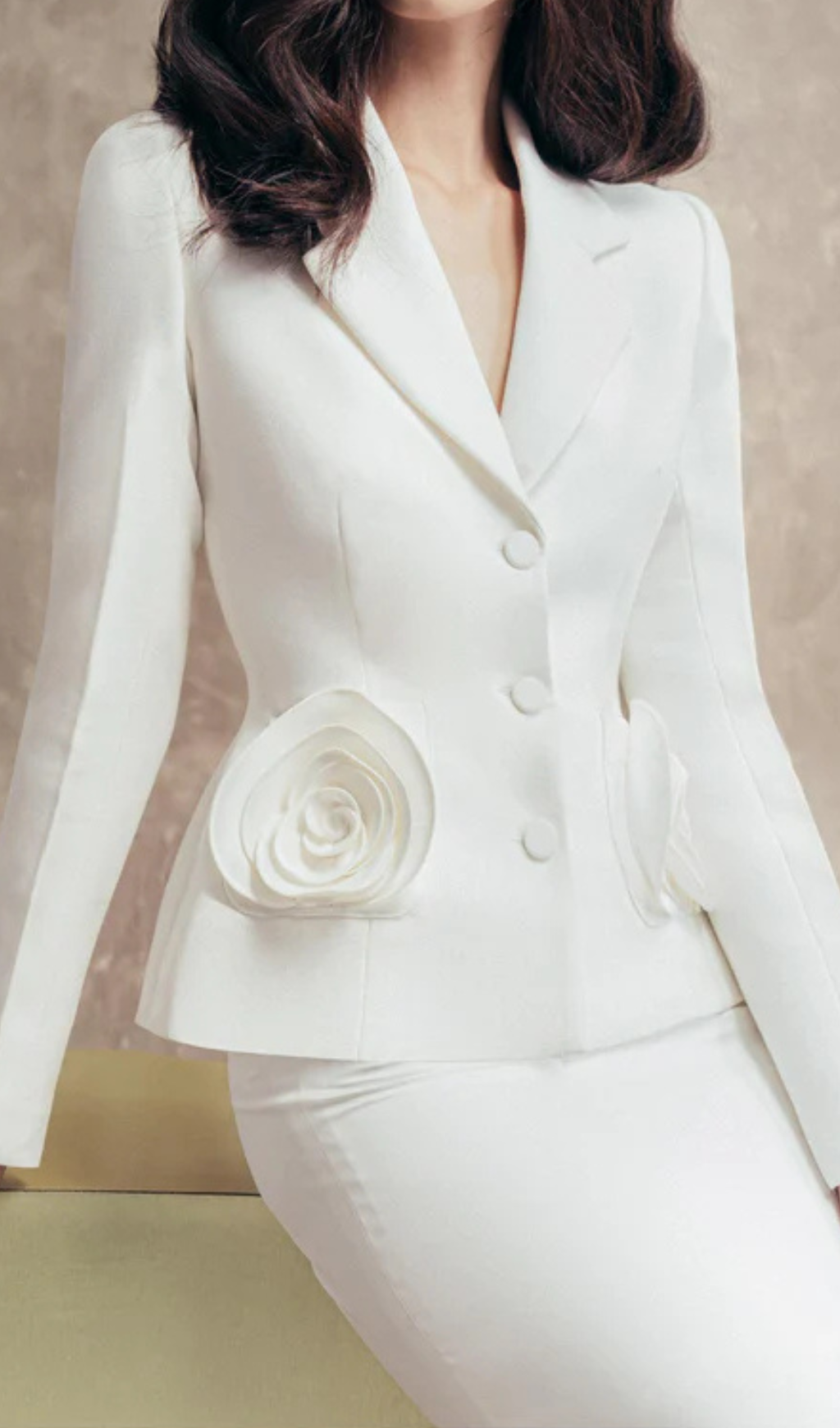 FLOWER EMBELLISHED WHITE JACKET SKIRT SET
