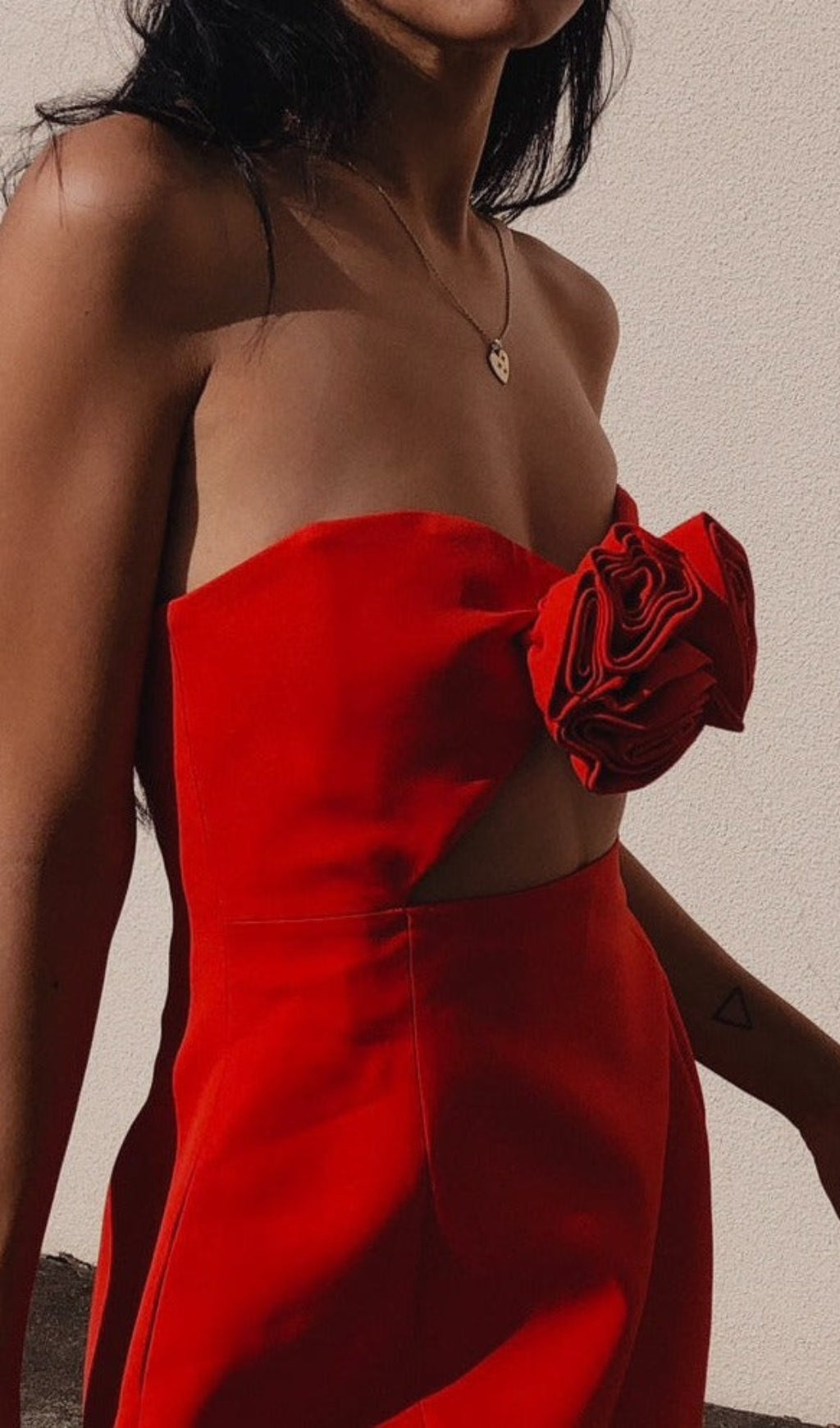 STRAPLESS RED CUTOUT MINI DRESS FOR PARTY