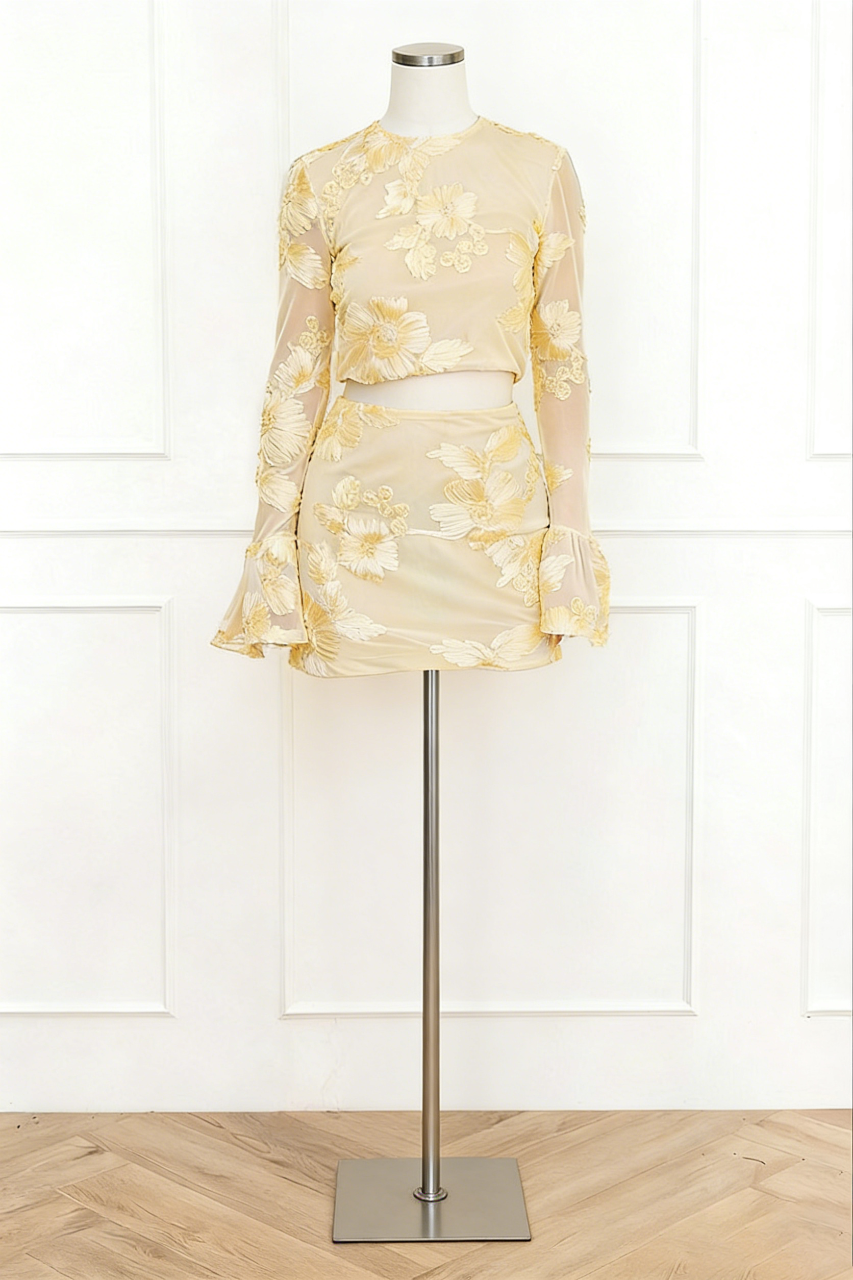 NEFERTITI APRICOT EMBROIDERED BACKLESS T-SHIRT SKIRT SET