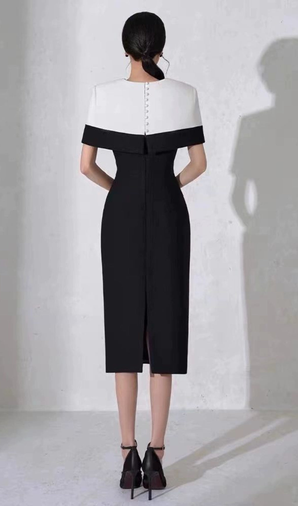 CAPE COAT & SUSPENDER DRESS TWO-PIECE SET