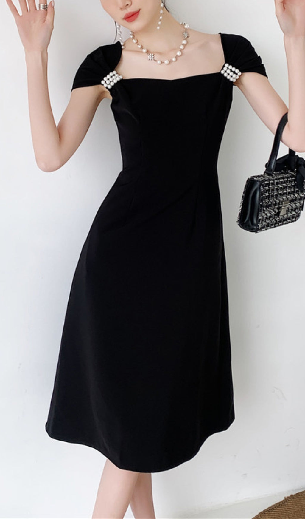 BLACK PEARL HALF SLEEVE FLOWING MIDI DRESS