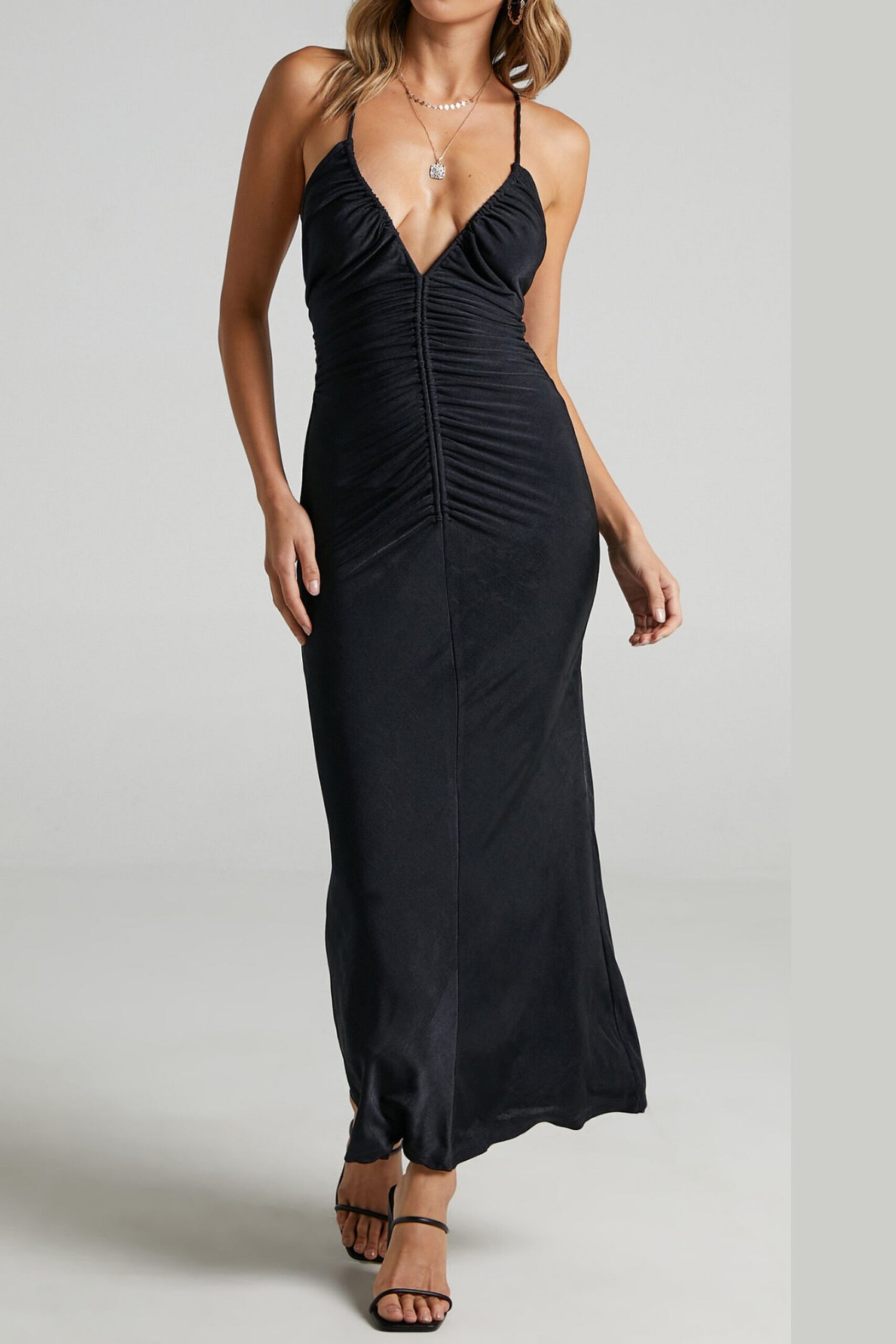 62_e2072e4b-aeeb-455f-b242-cb403d4a3093 V-NECK PLEATED BODYCON MAXI DRESS, BLACK