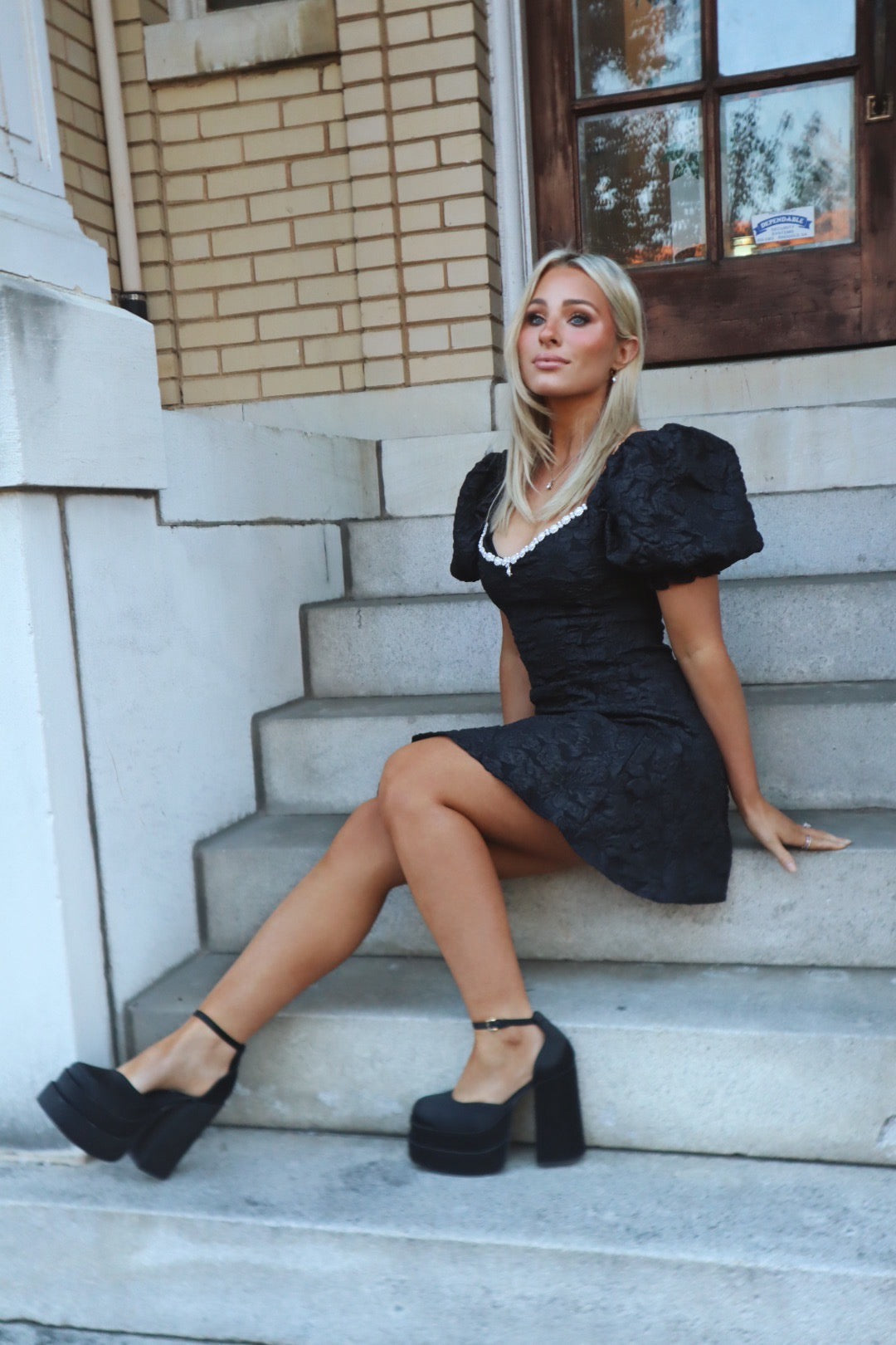 CHIC BLACK MINI DRESS FOR COCKTAIL PARTY