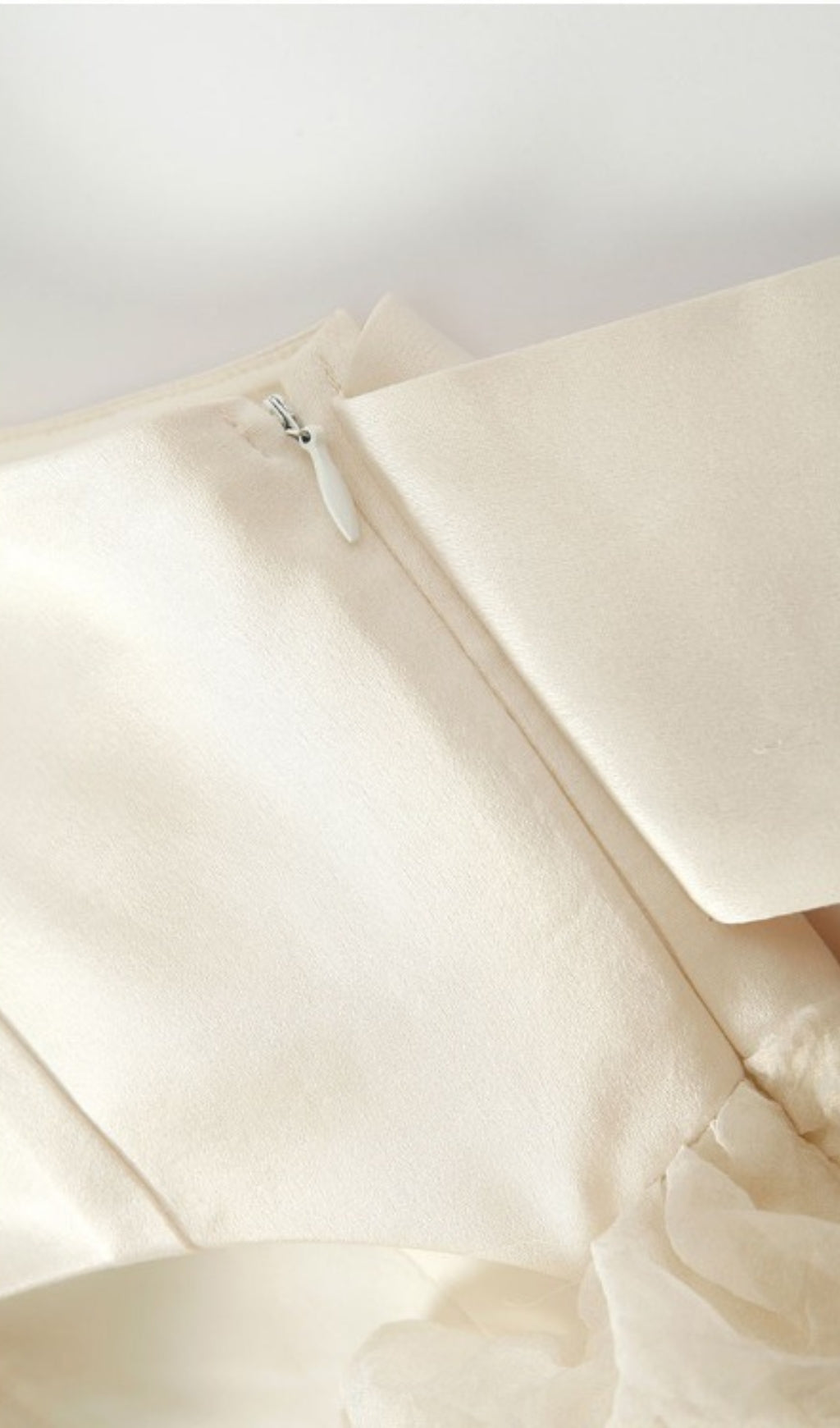 BEIGE BOW TIERED MINI DRESS FOR BABY SHOWER