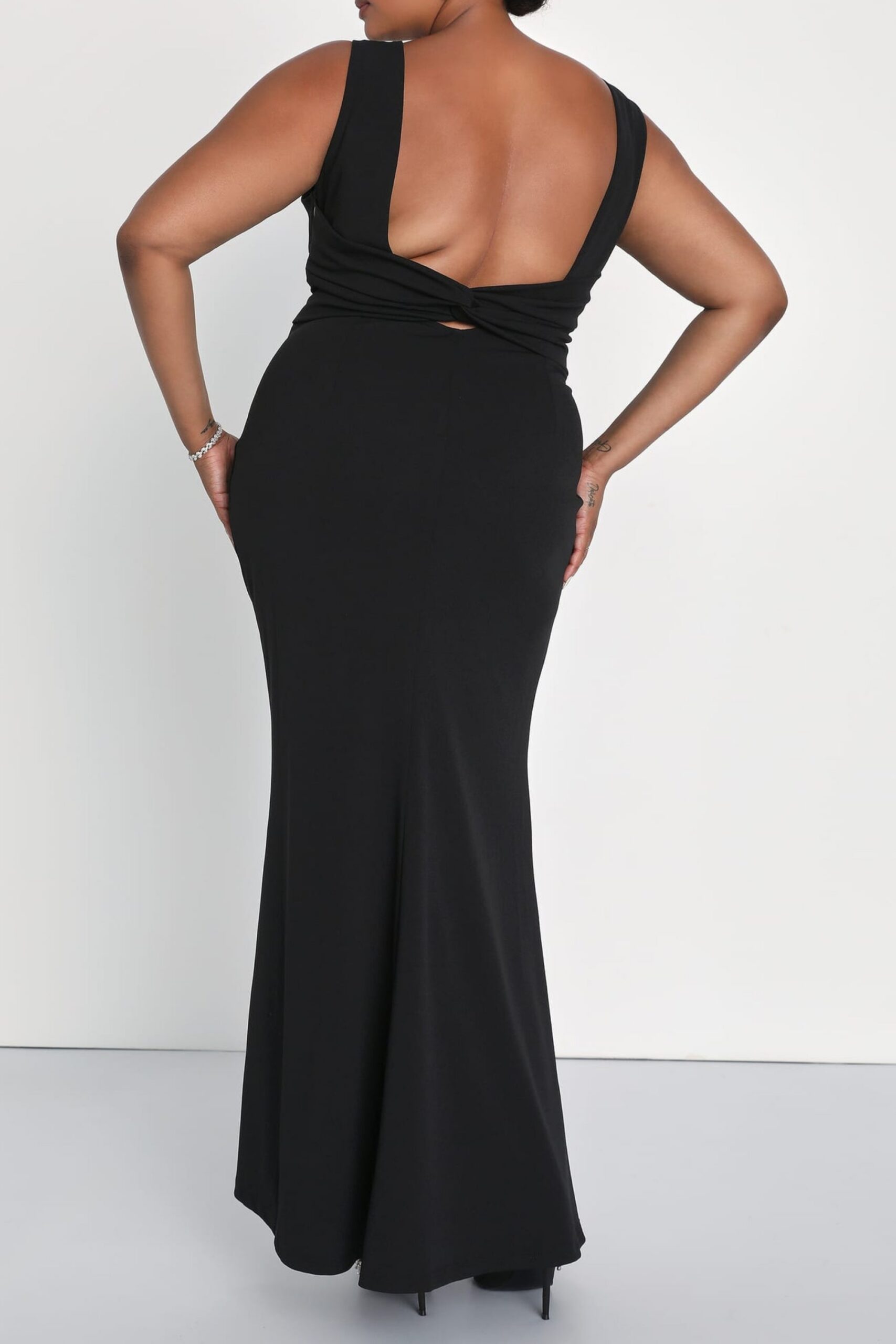 BLACK KNOTTED MERMAID MAXI DRESS FOR EVENING