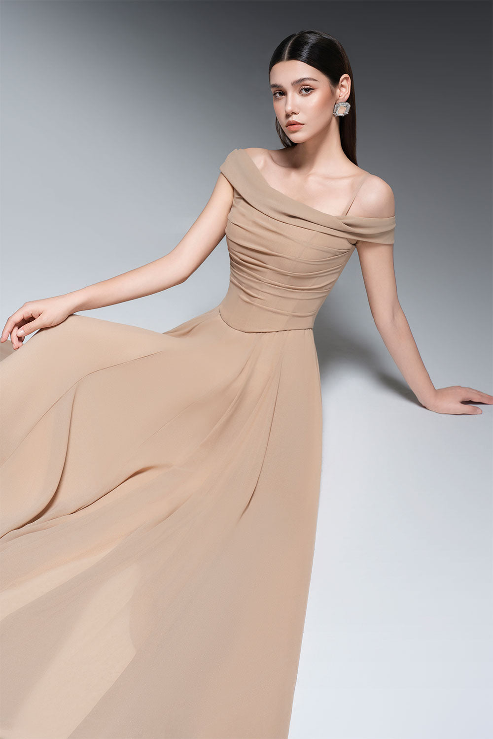 A-LINE DRAPED CHIFFON MAXI DRESS NUDE
